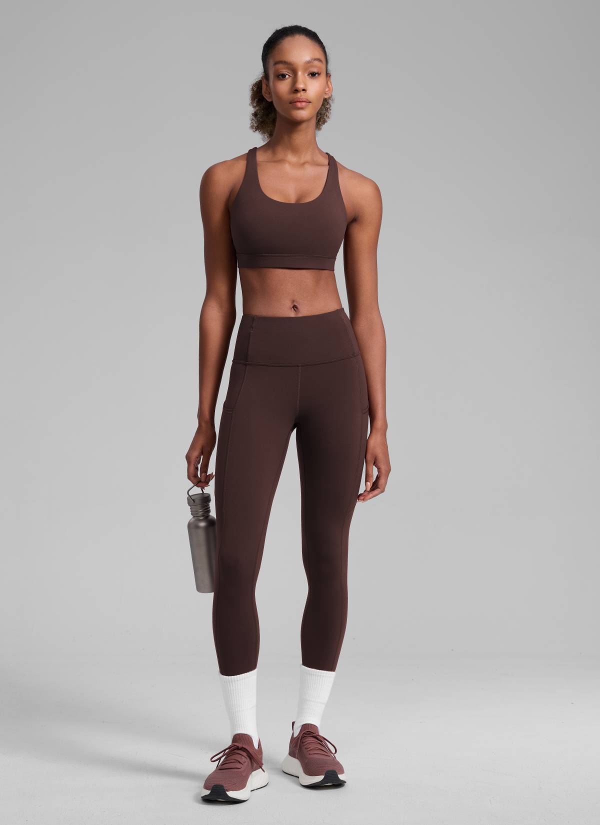 Nakedfeel חזיית ספורט תומכת Cross Back - Hot Fudge Brown