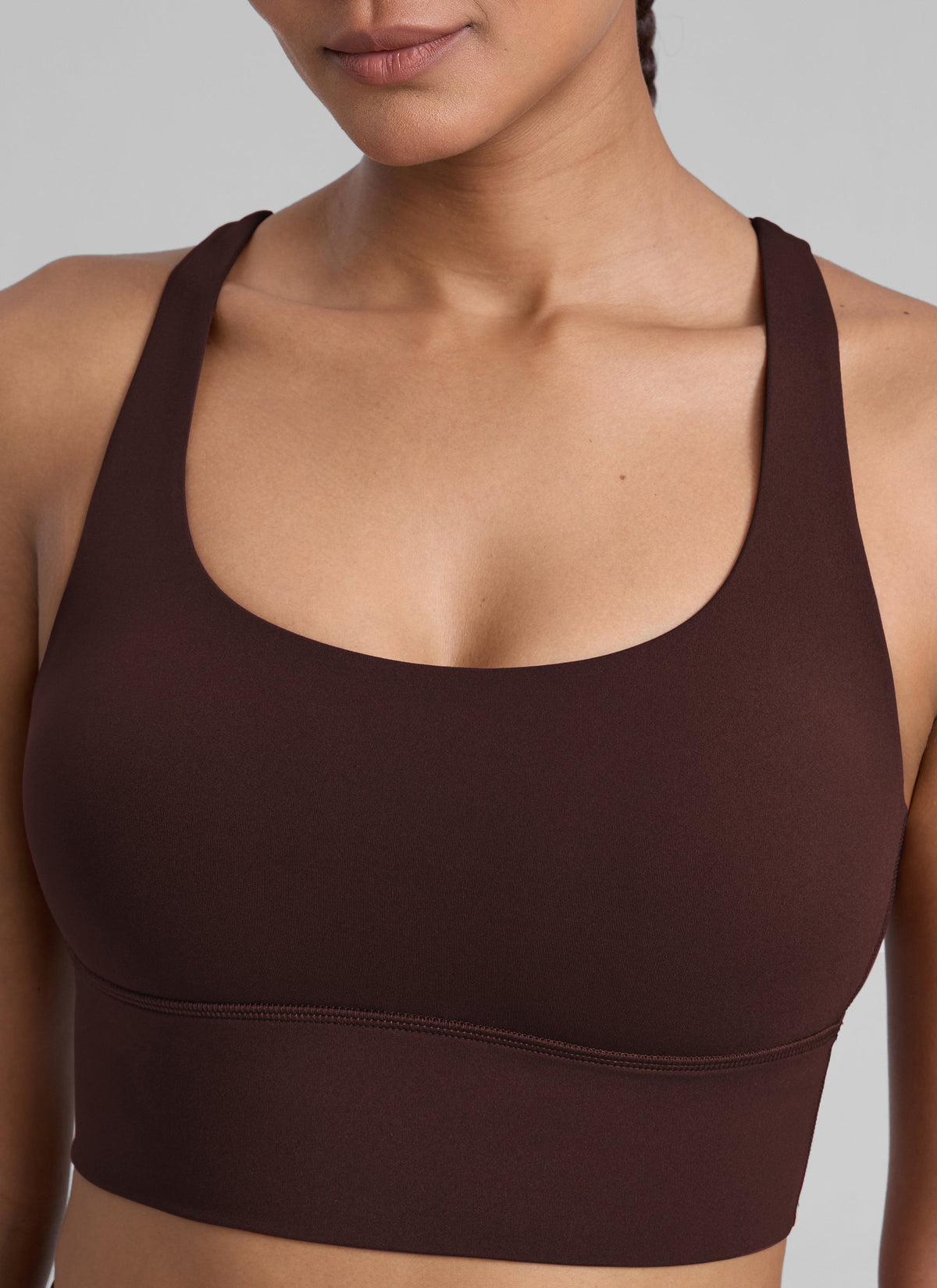 NakedFeel חזיית קרופ תומכת Strappy Criss Cross - Hot Fudge Brown