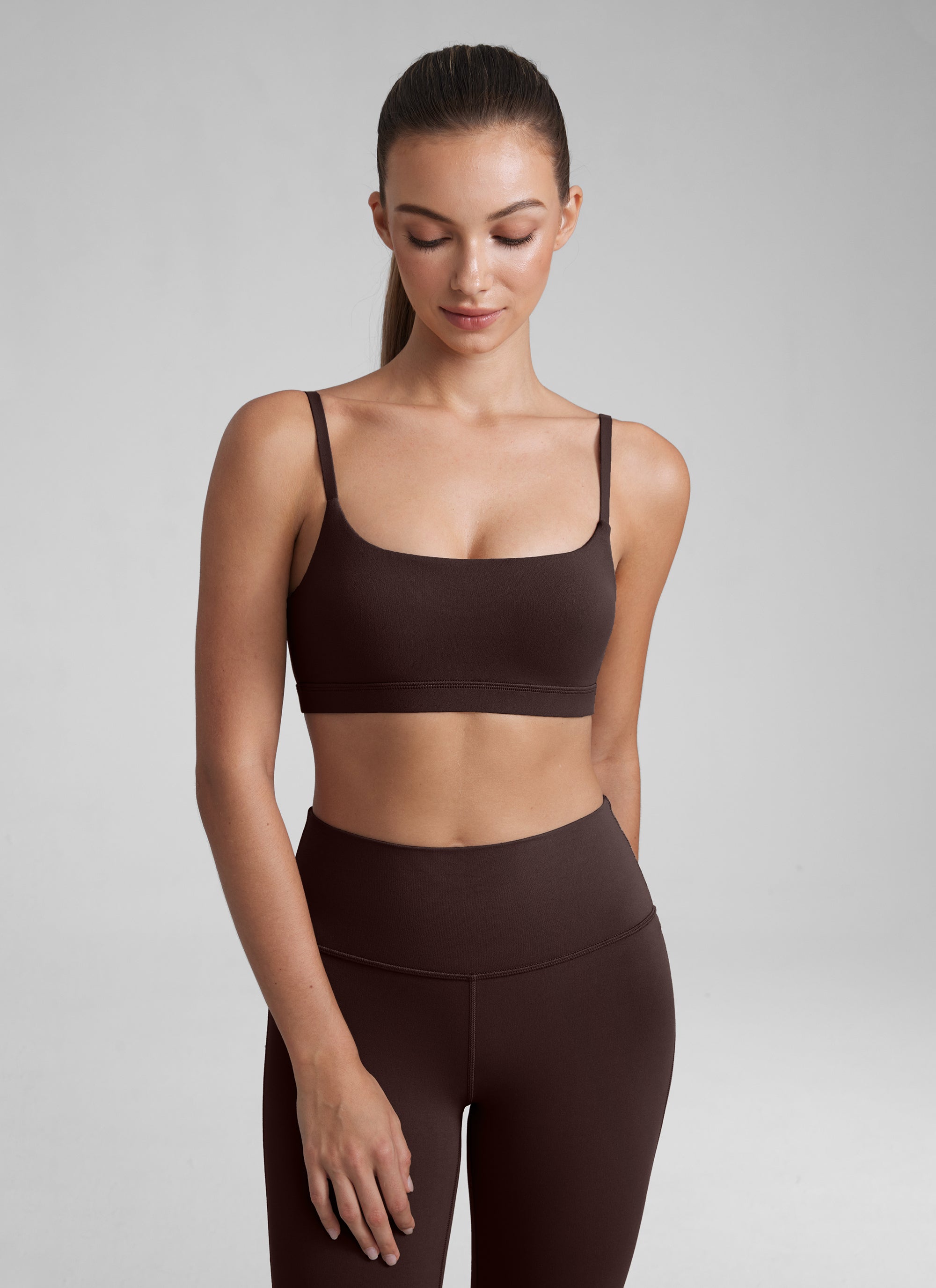 חזיית ספורט Butterluxe Spaghetti Strap עם רצועות מתכווננות - Hot Fudge Brown