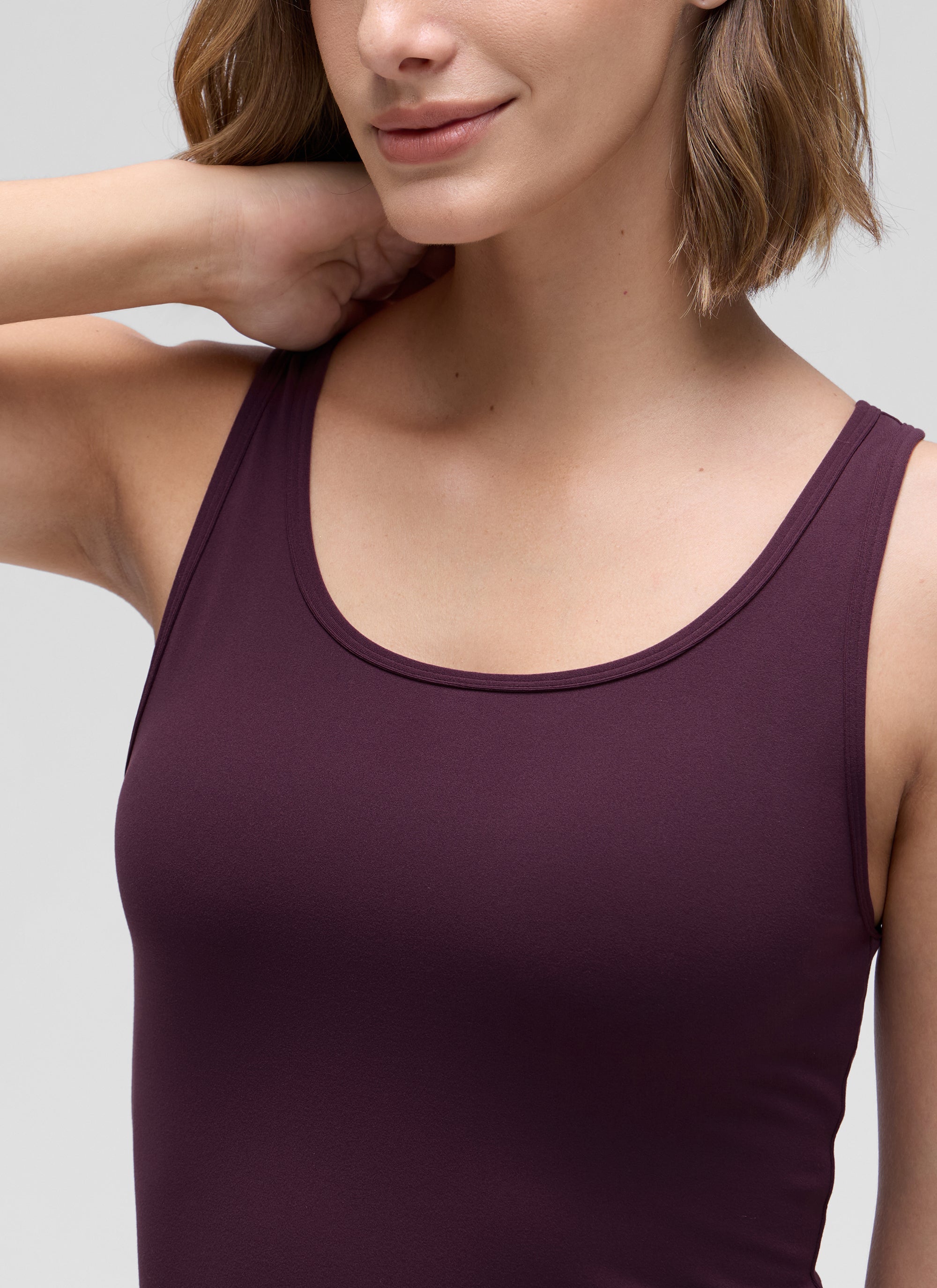 גופייה Butterluxe Scoop Neck - סגול עמוק