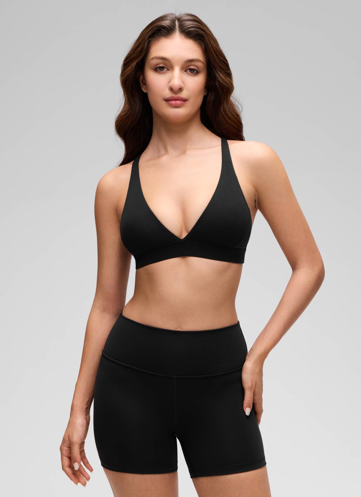 חזיית ספורט תומכת Butterluxe Deep V Neck - שחור