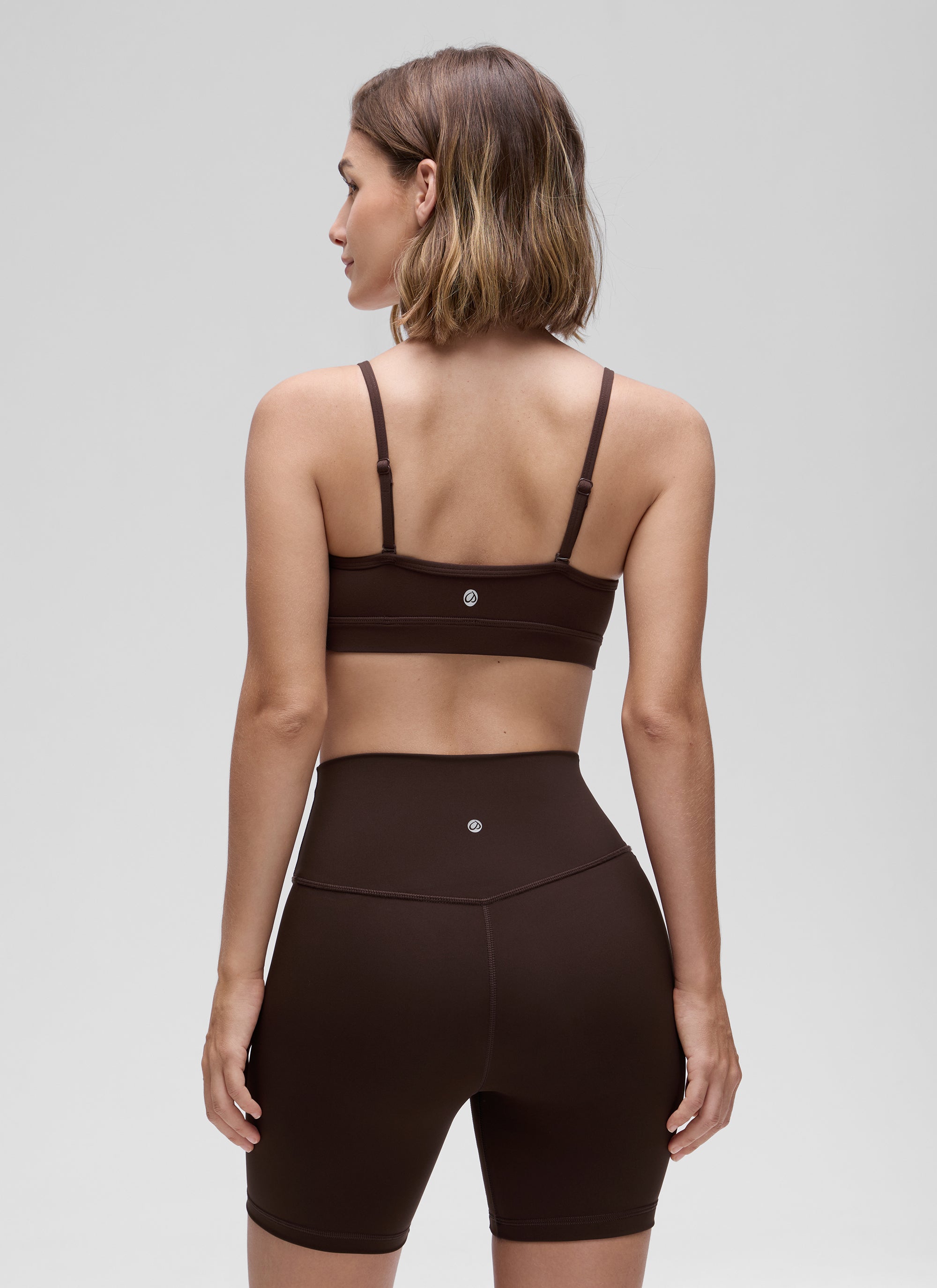 חזיית ספורט Butterluxe V Neck עם רצועות מתכווננות - Hot Fudge Brown