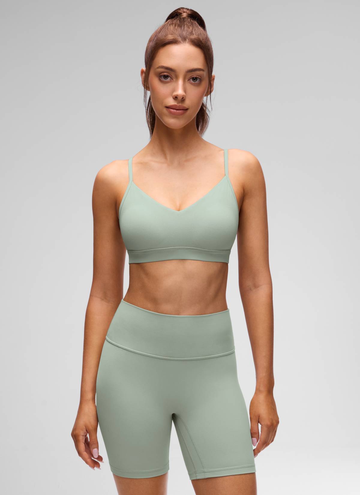 חזיית ספורט Butterluxe V Neck עם רצועות מתכווננות - Green Palm