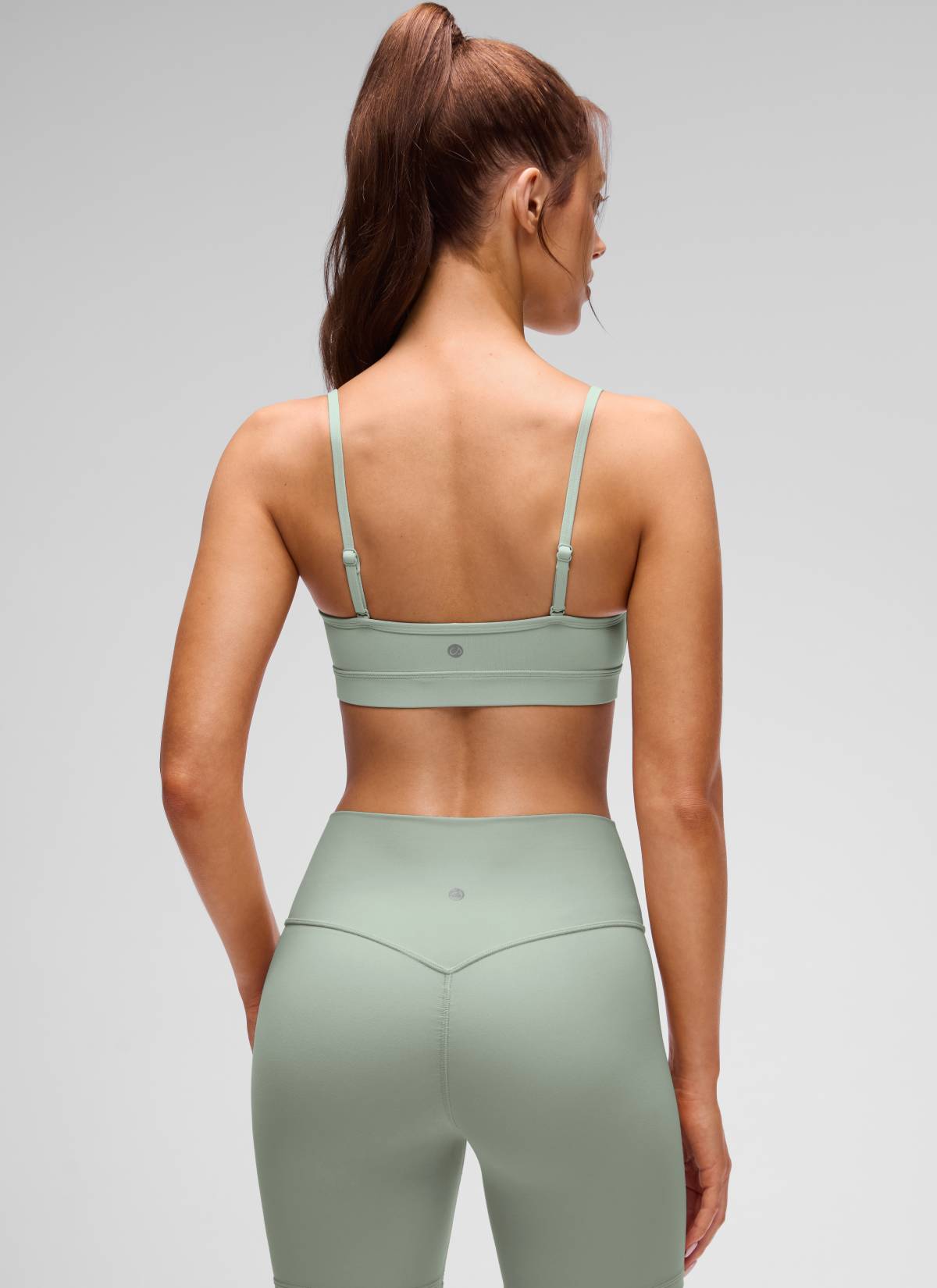 חזיית ספורט Butterluxe V Neck עם רצועות מתכווננות - Green Palm