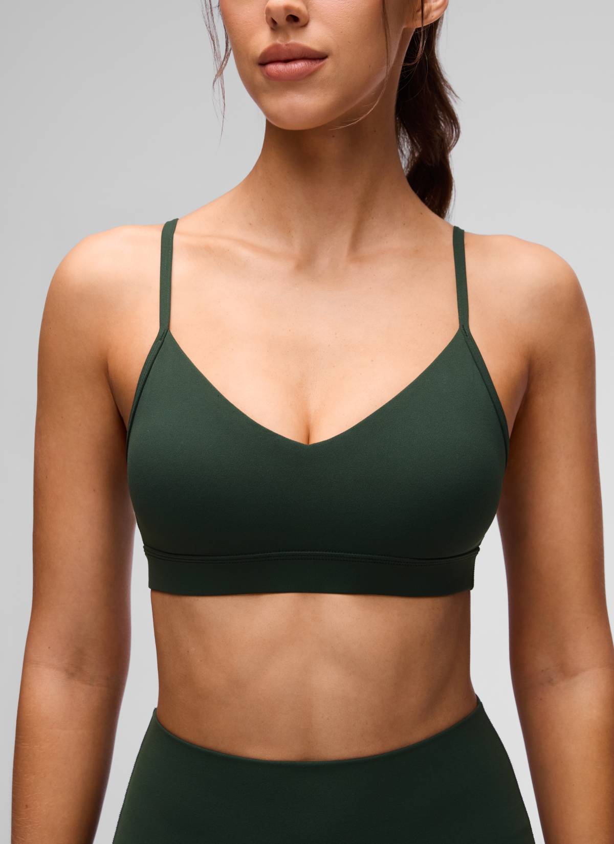 חזיית ספורט Butterluxe V Neck עם רצועות מתכווננות - Legend Green