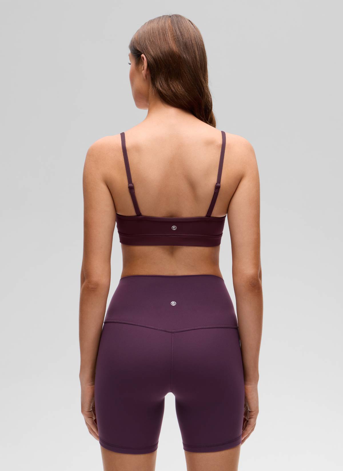 חזיית ספורט Butterluxe V Neck עם רצועות מתכווננות - Ripe Plum