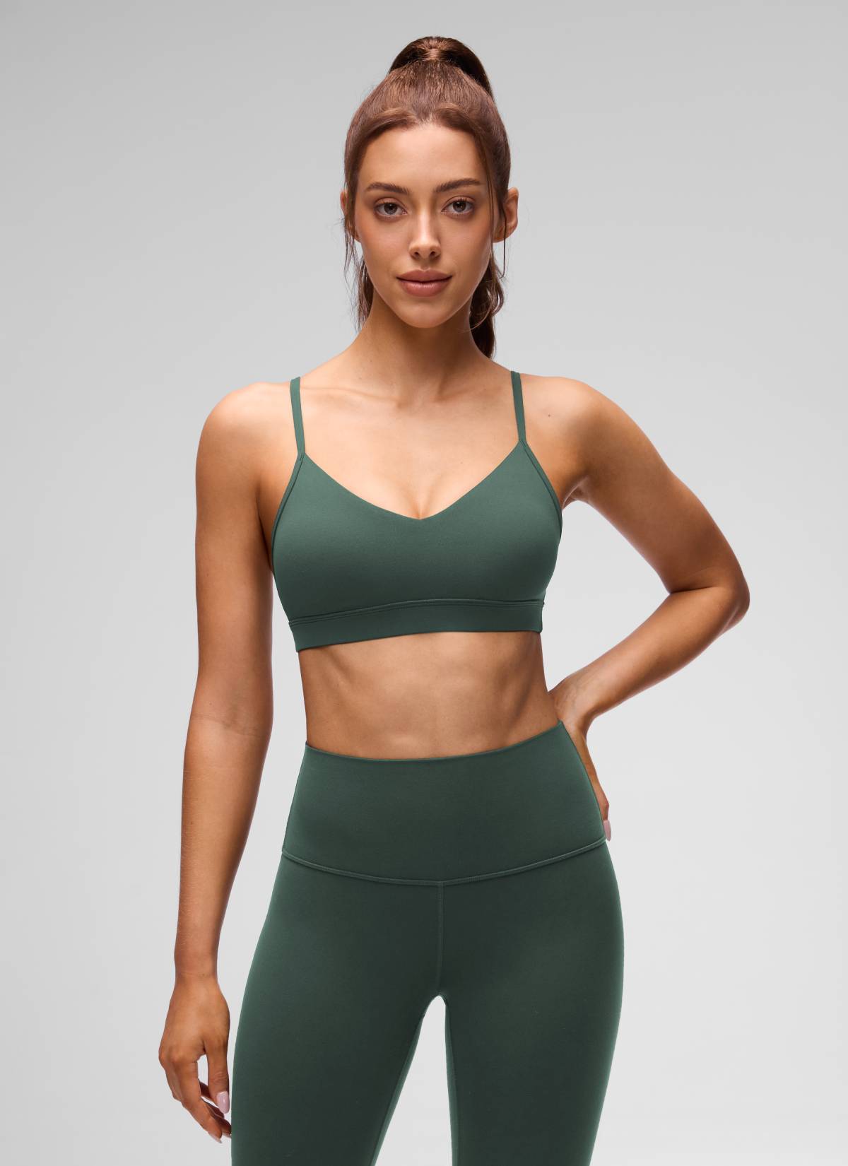 חזיית ספורט Butterluxe V Neck עם רצועות מתכווננות - ירוק יער