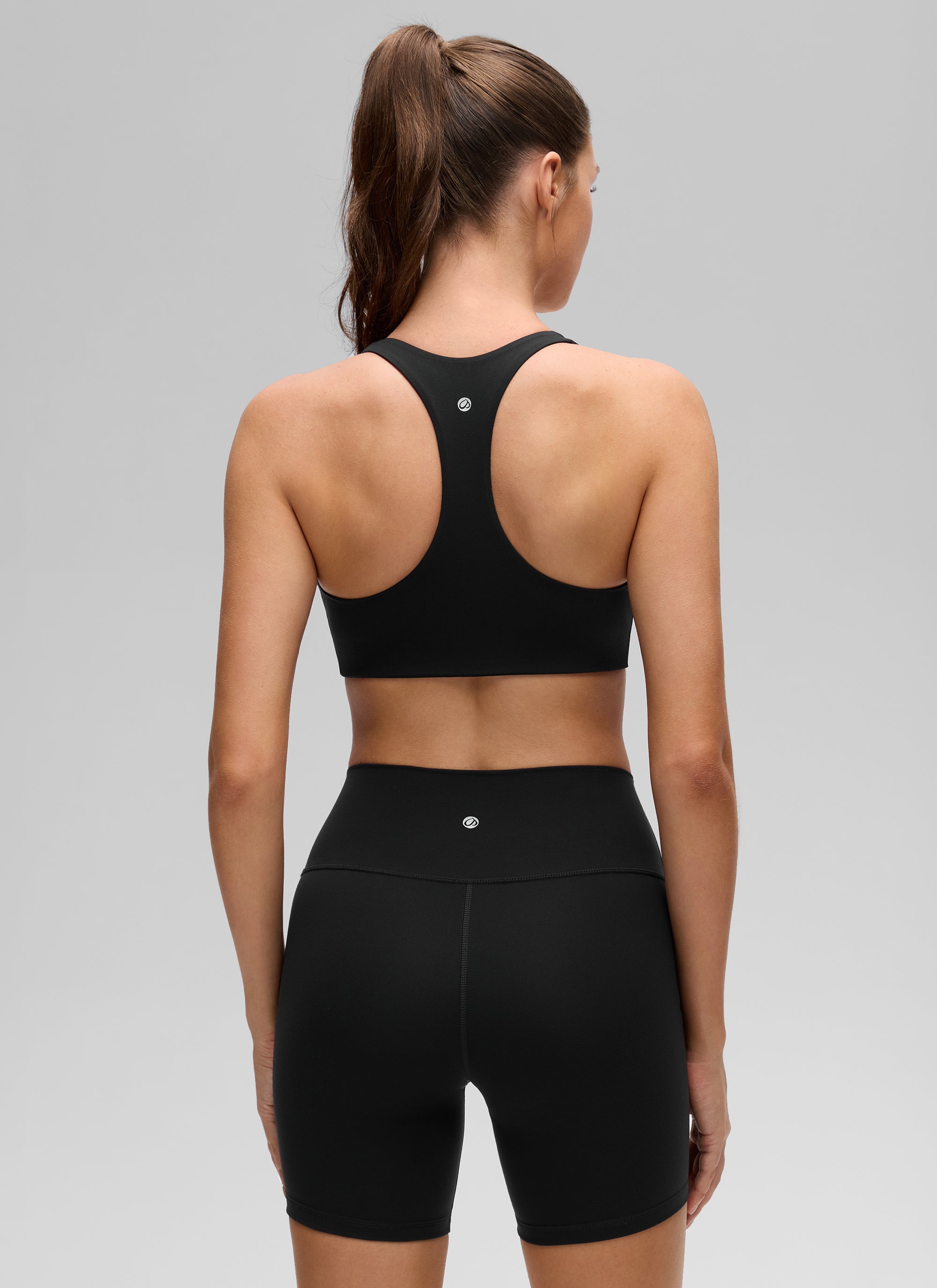 חזיית ספורט Butterluxe V Neck Racerback - שחור