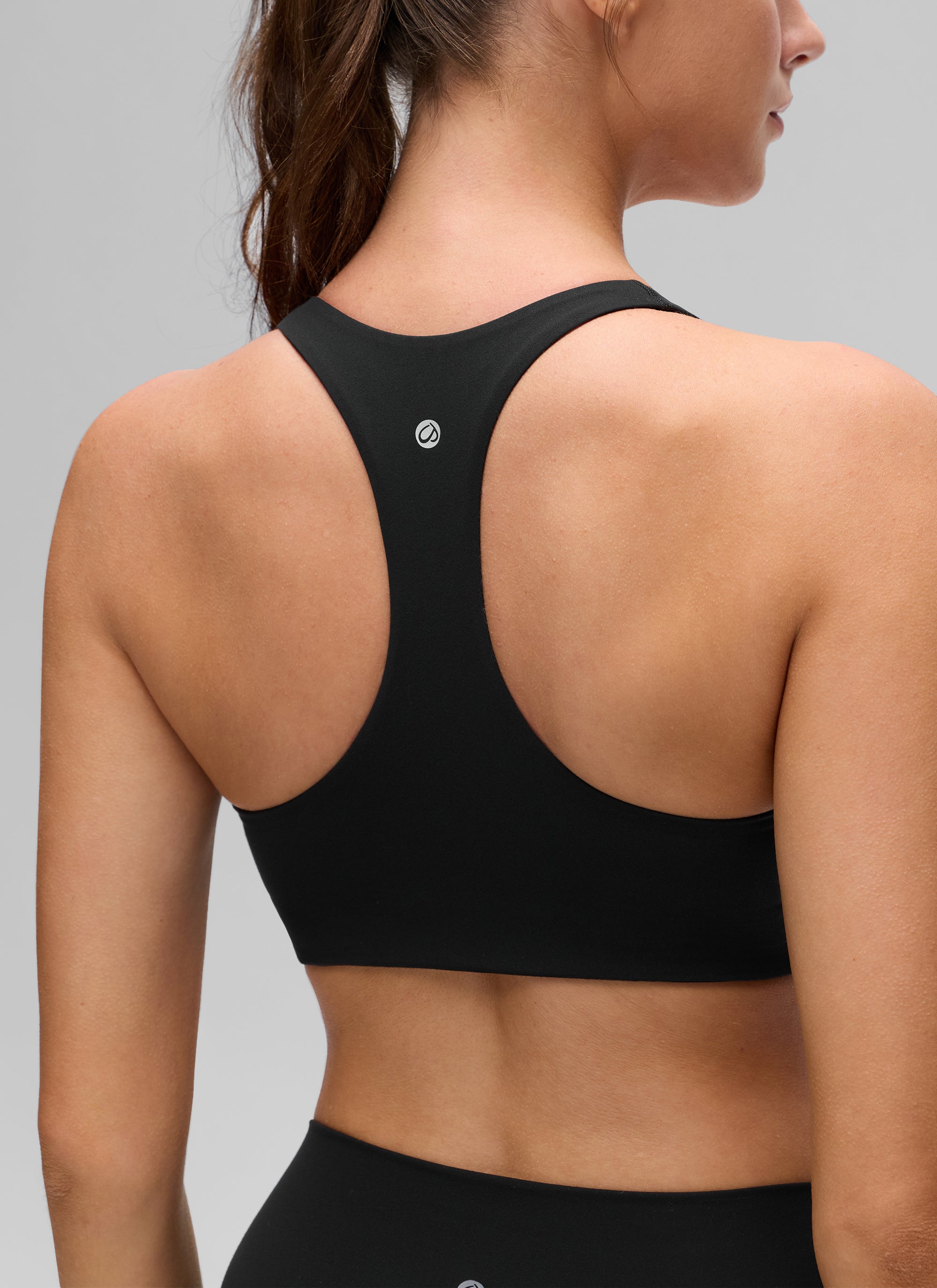 חזיית ספורט Butterluxe V Neck Racerback - שחור