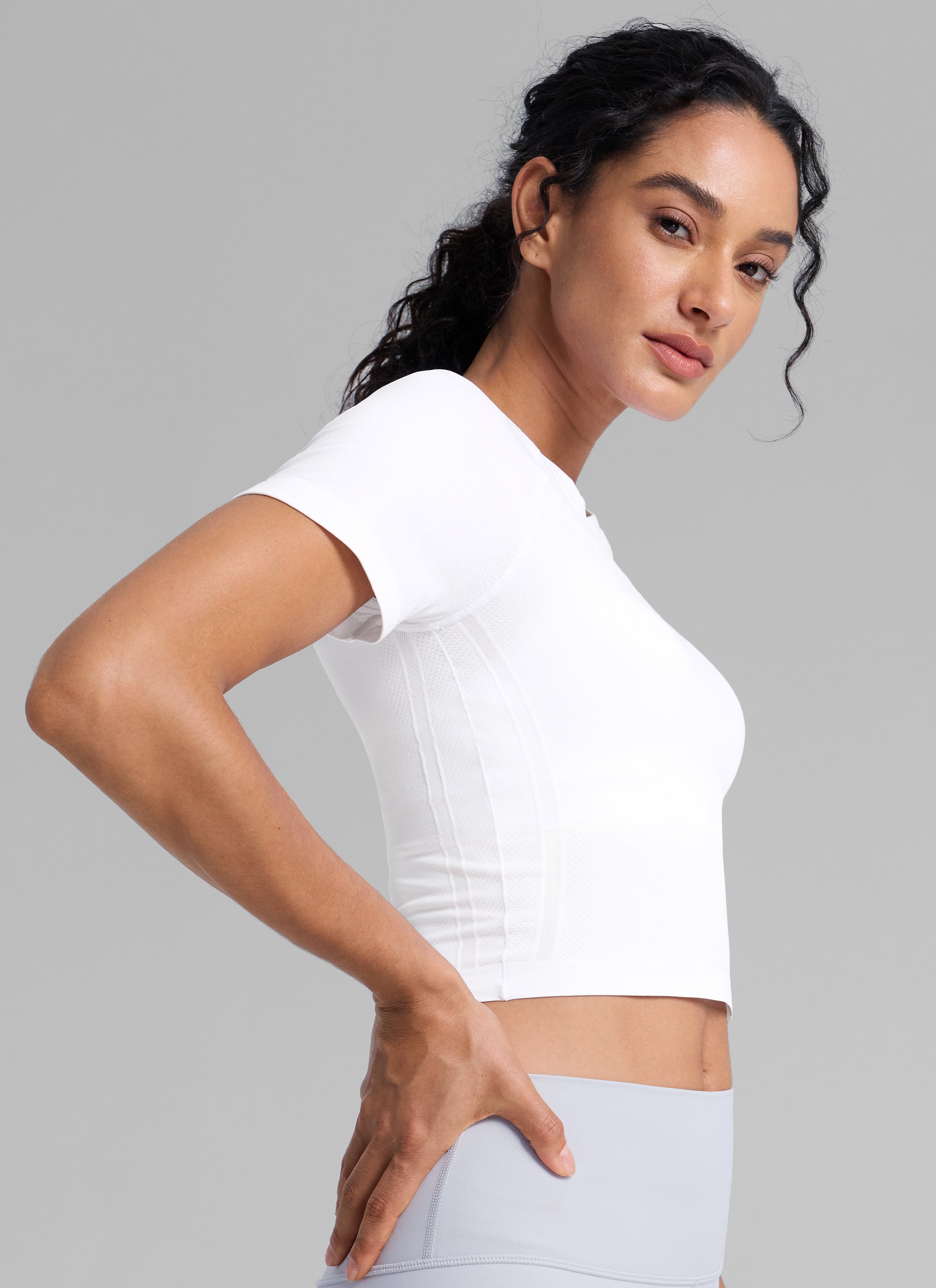 חולצת קרופ קצרה Seamless Crew Neck - לבן