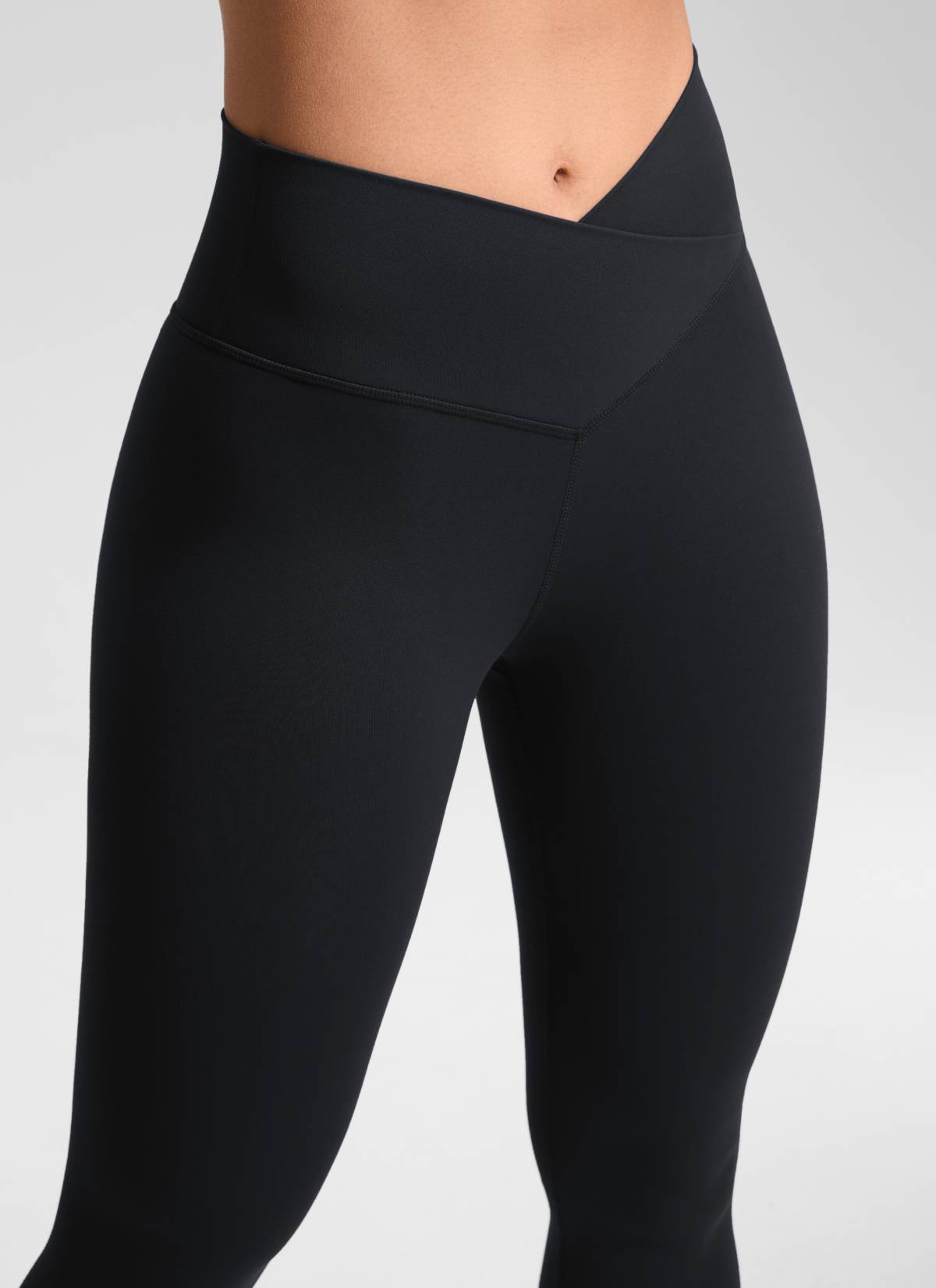 טייץ 25" Butterluxe V Cross Waist - שחור