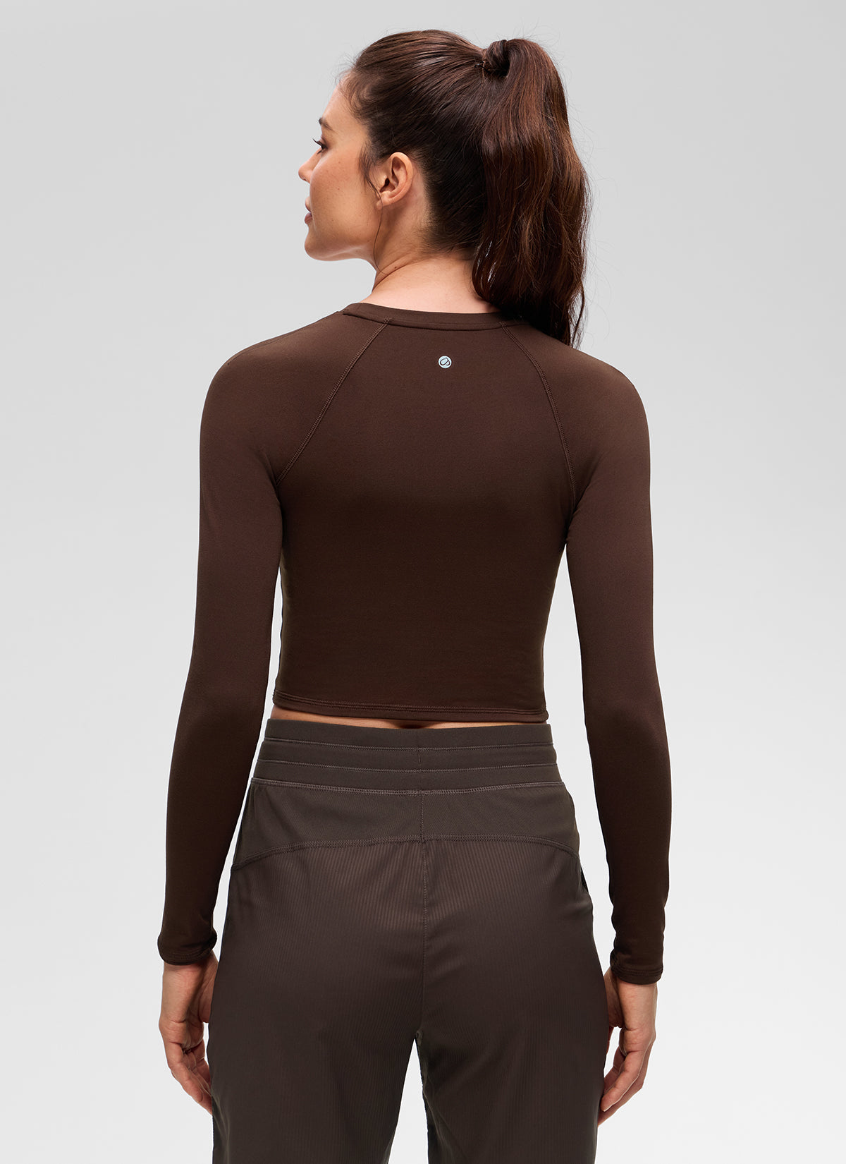 חולצת קרופ Brushed Feeling ארוכה עם שרוולי רגלן - Lava Brown
