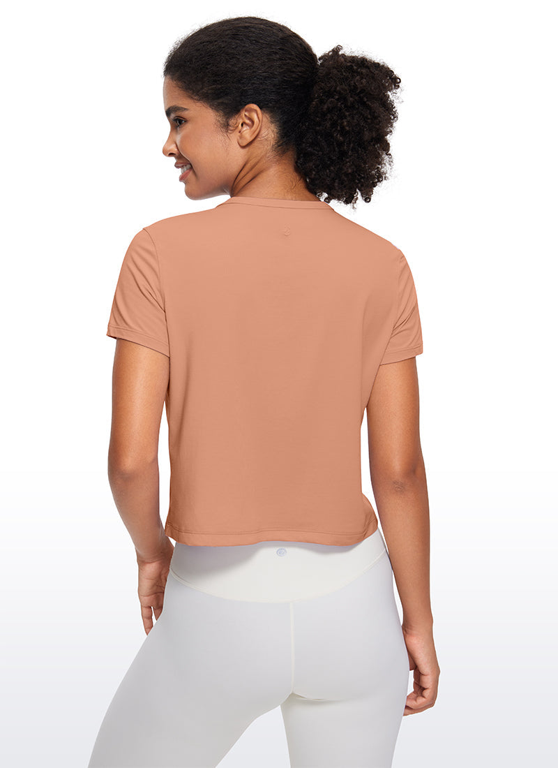 חולצת קרופ קצרה Pima Cotton Classic Fit - מוקה