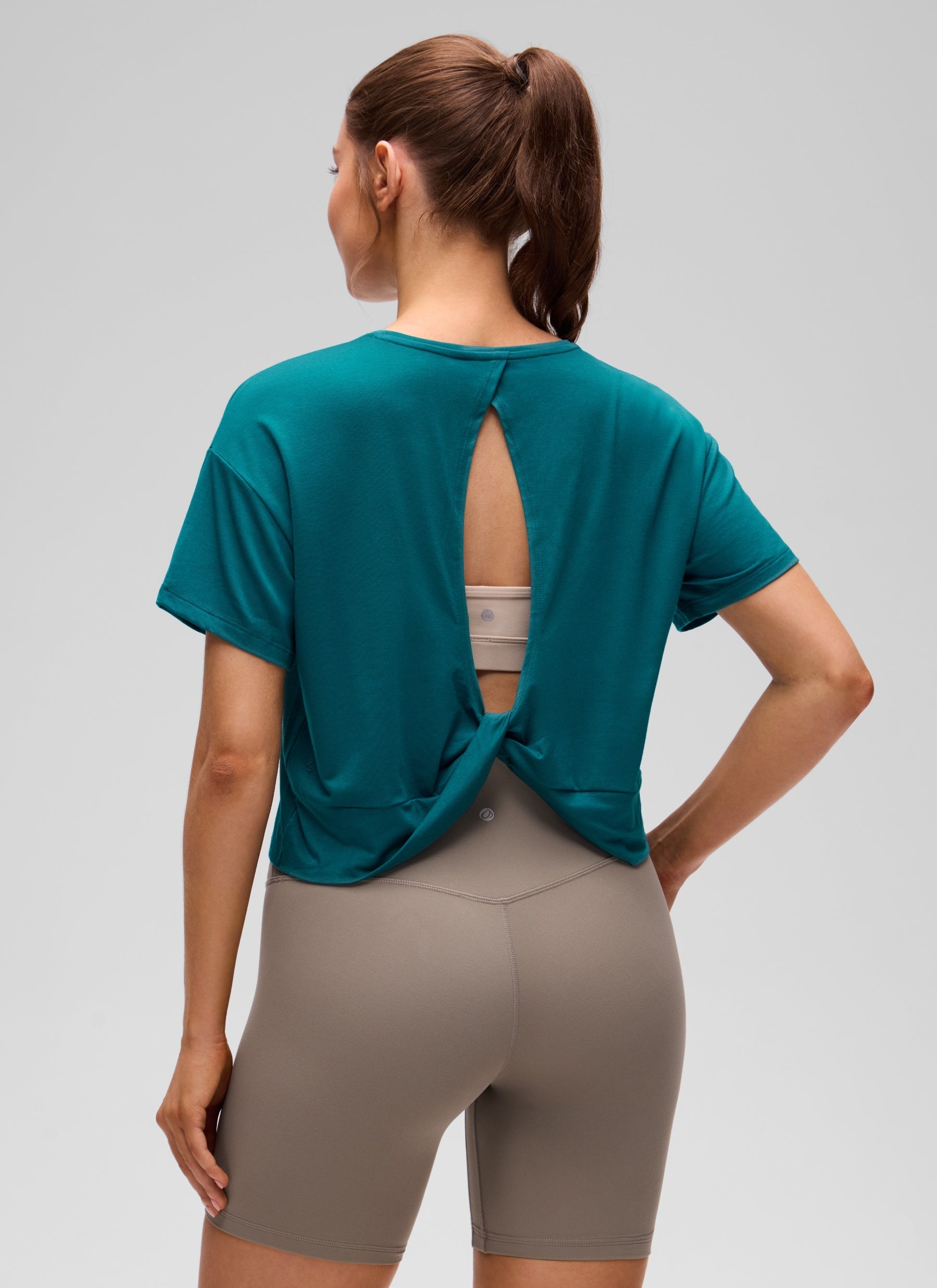 חולצת קרופ קצרה Open Back - Green Jade