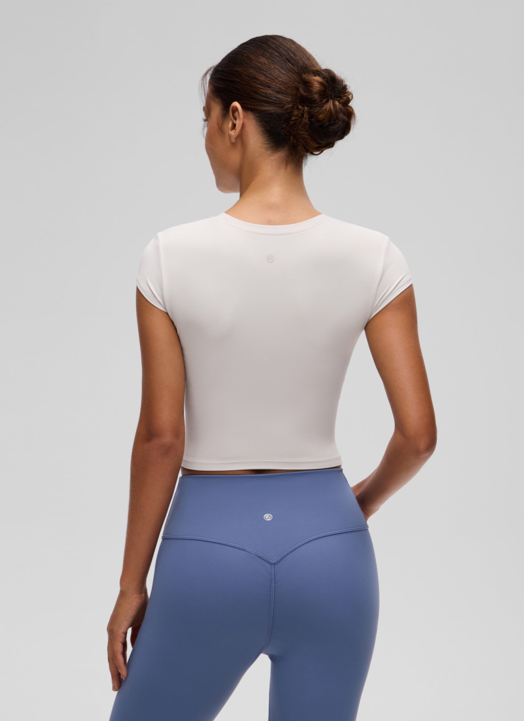 חולצת קרופ קצרה Softembrace Cap Sleeve - Milky White