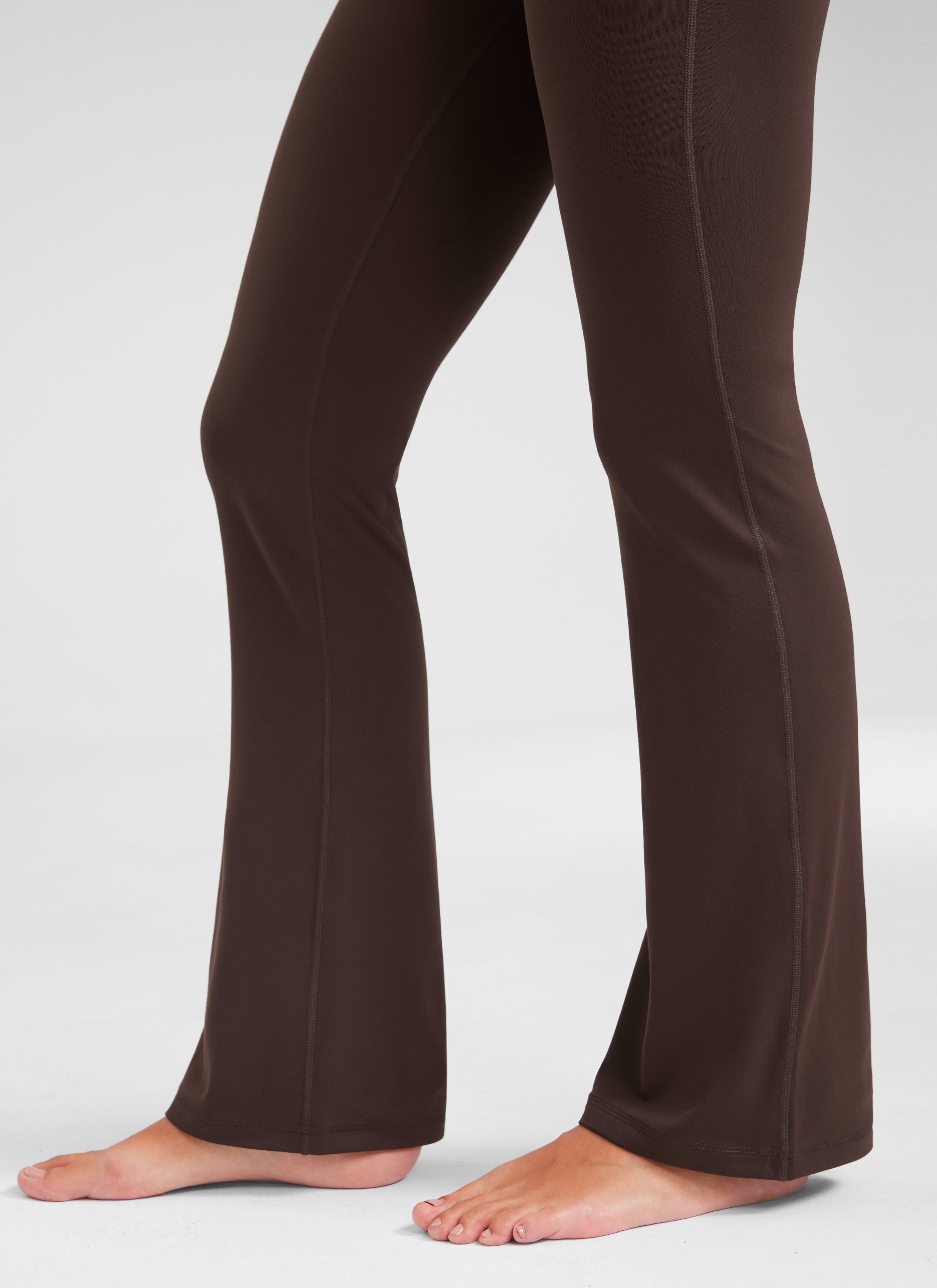 מכנסי טייץ 30.5" Butterluxe סיומת מתרחבת - Hot Fudge Brown