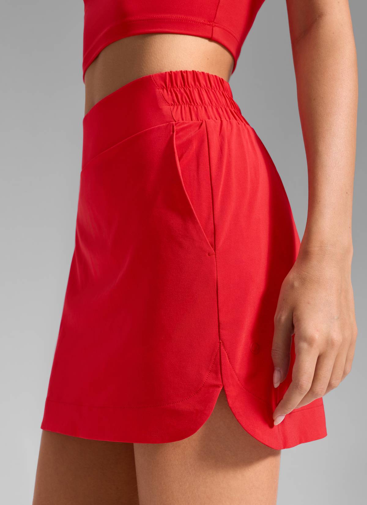חצאית טניס Feathery-Fit Soft A-Line עם מכנס פנימי 15" - Deep Red