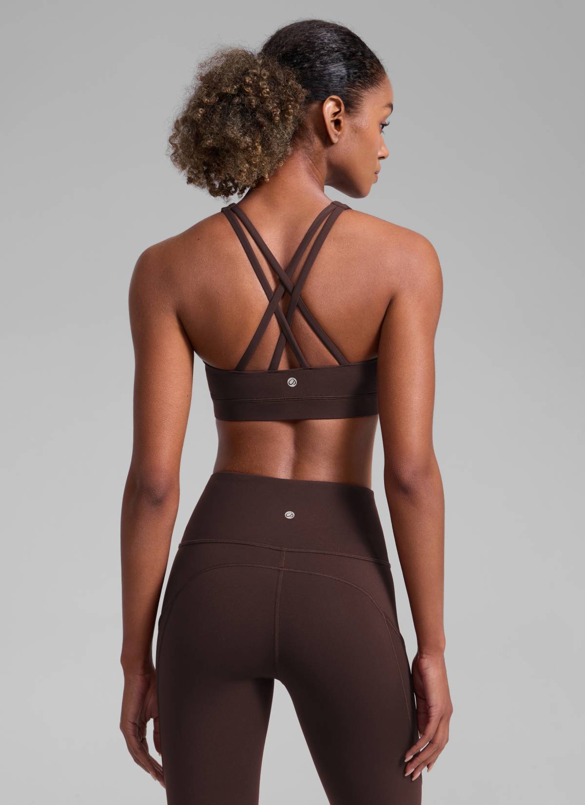 Nakedfeel חזיית ספורט תומכת Cross Back - Hot Fudge Brown
