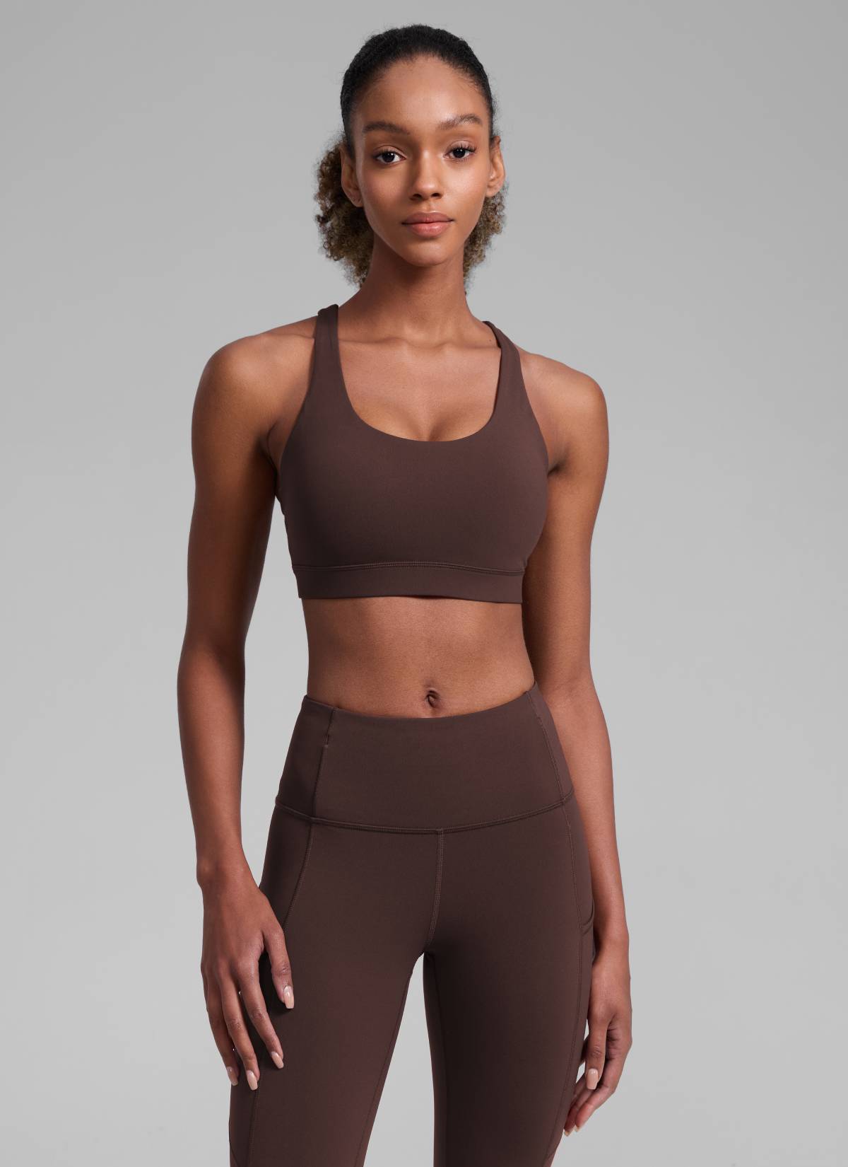 Nakedfeel חזיית ספורט תומכת Cross Back - Hot Fudge Brown