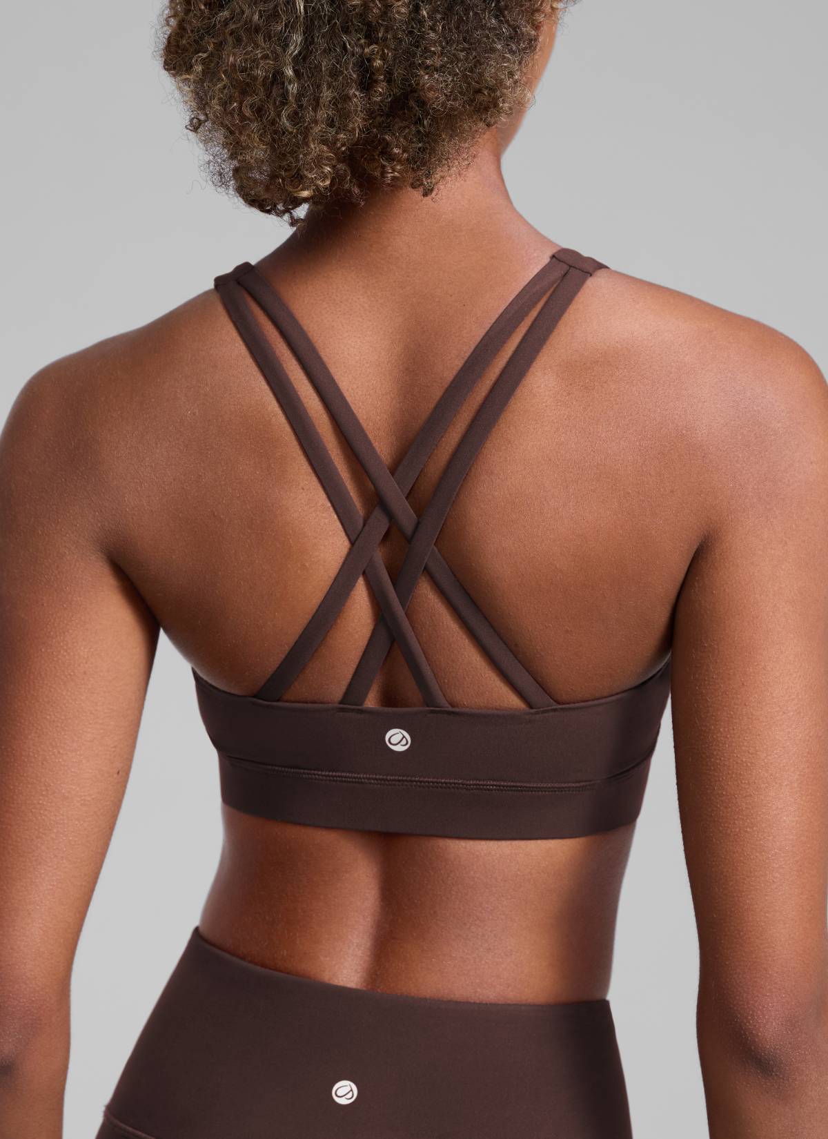 Nakedfeel חזיית ספורט תומכת Cross Back - Hot Fudge Brown