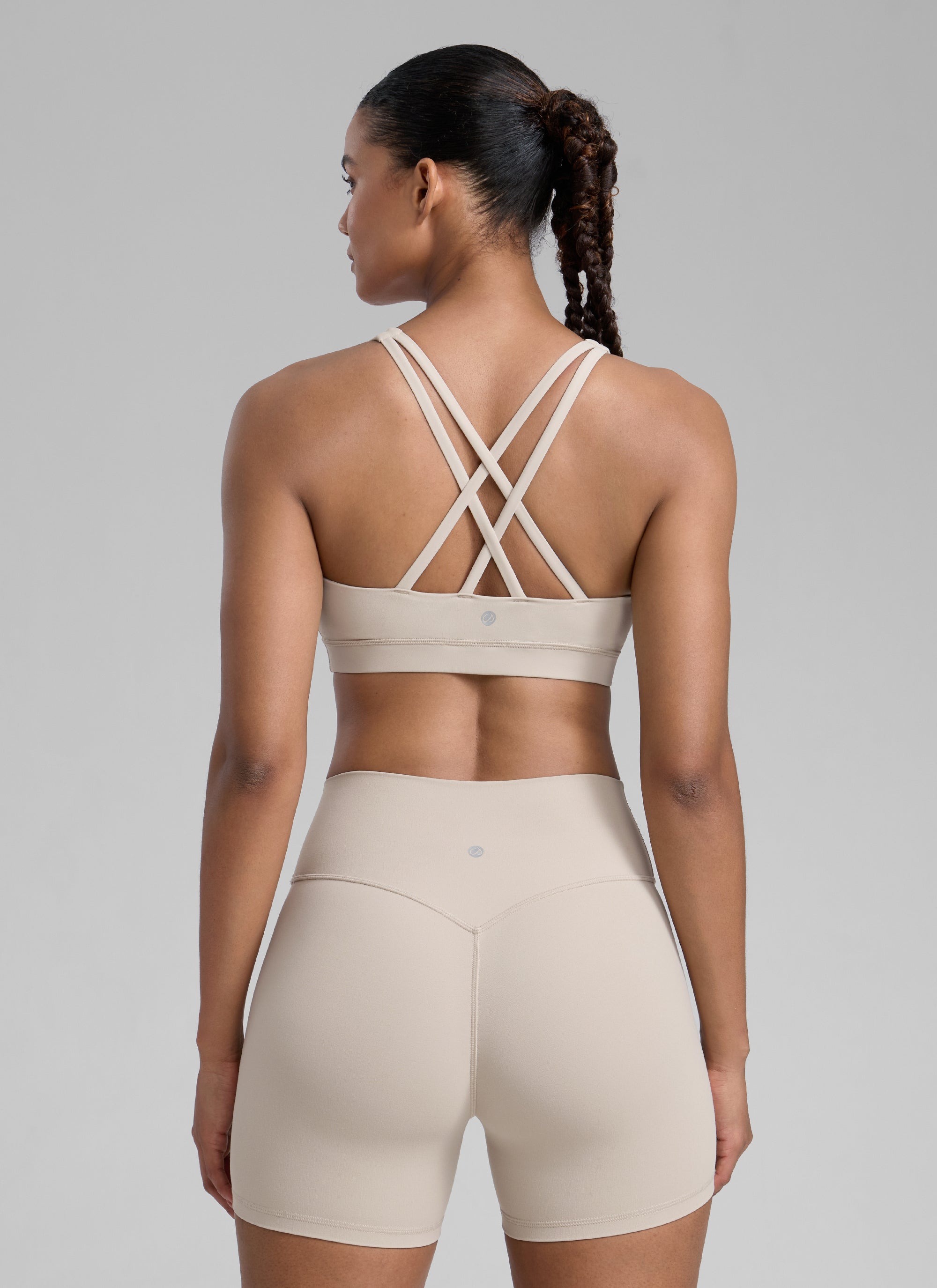 NakedFeel חזיית ספורט תומכת Cross Back - Mojave Tan