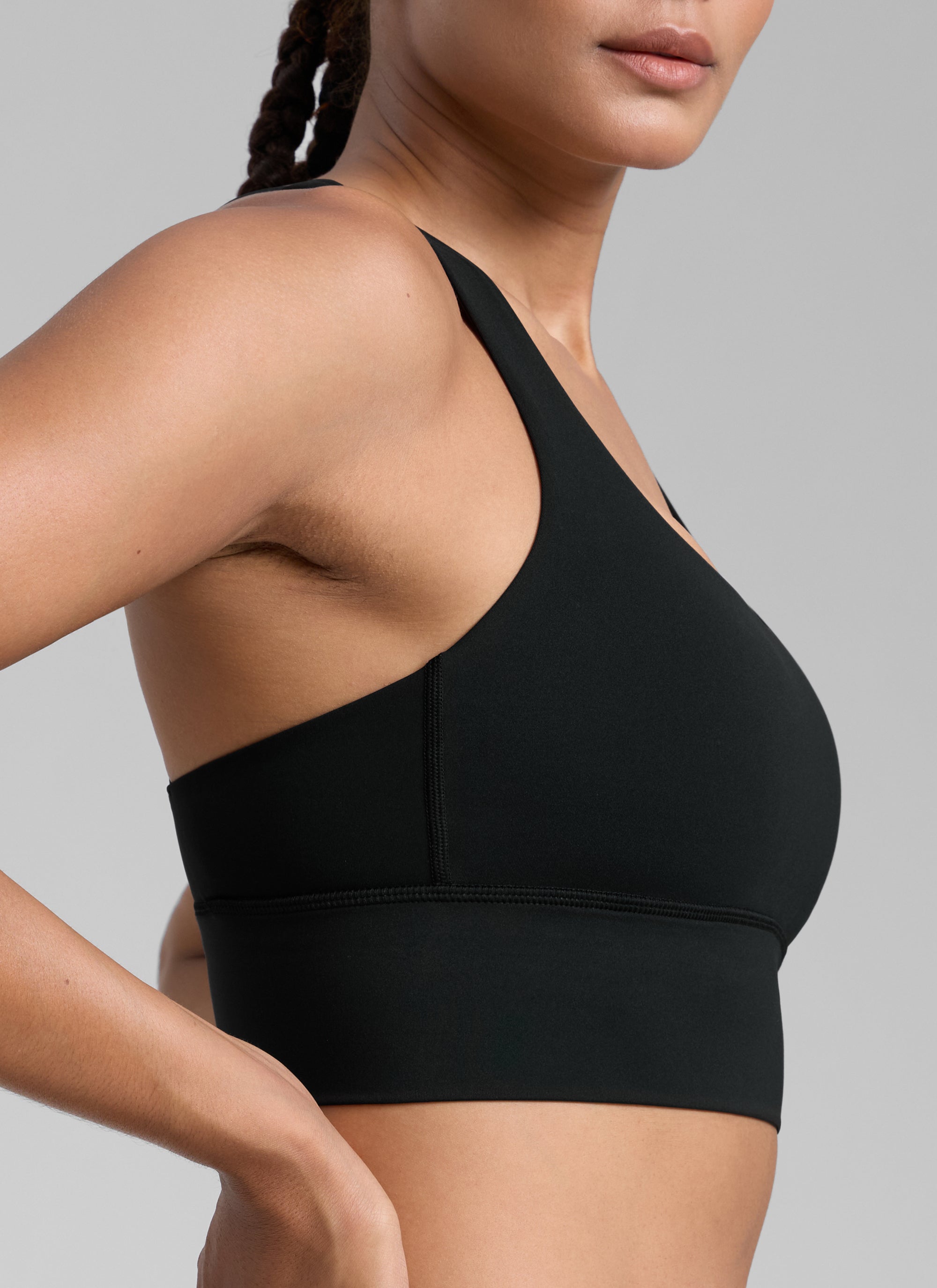 NakedFeel חזיית קרופ תומכת Strappy Criss Cross - שחור