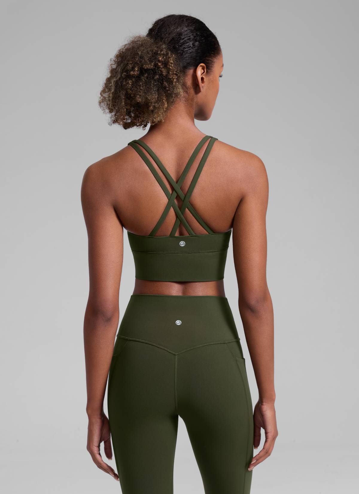 Nakedfeel חזיית קרופ תומכת Strappy Criss Cross - ירוק זית