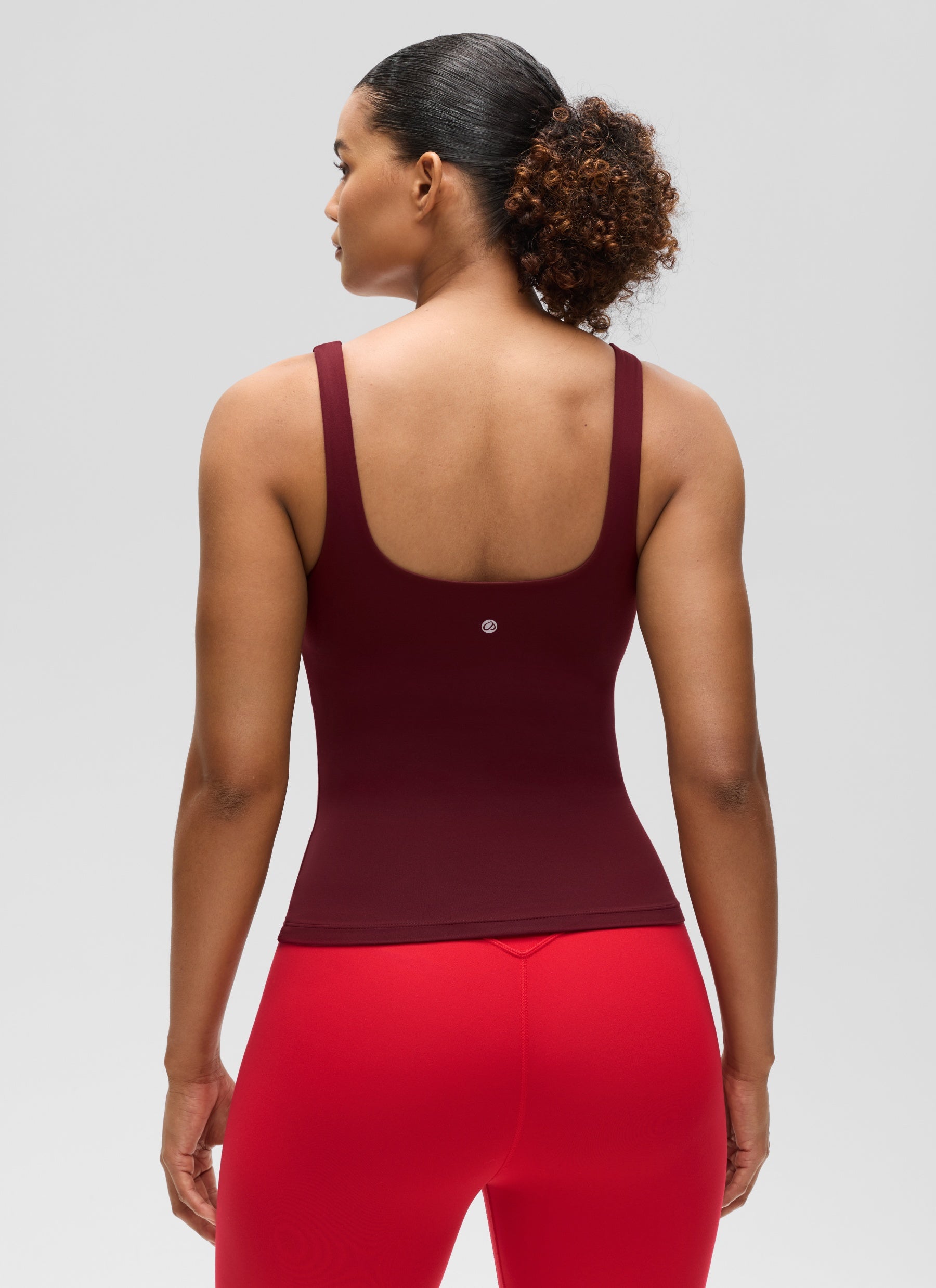 גופייה עם חזייה פנימית Butterluxe U Shape - Red Merlot