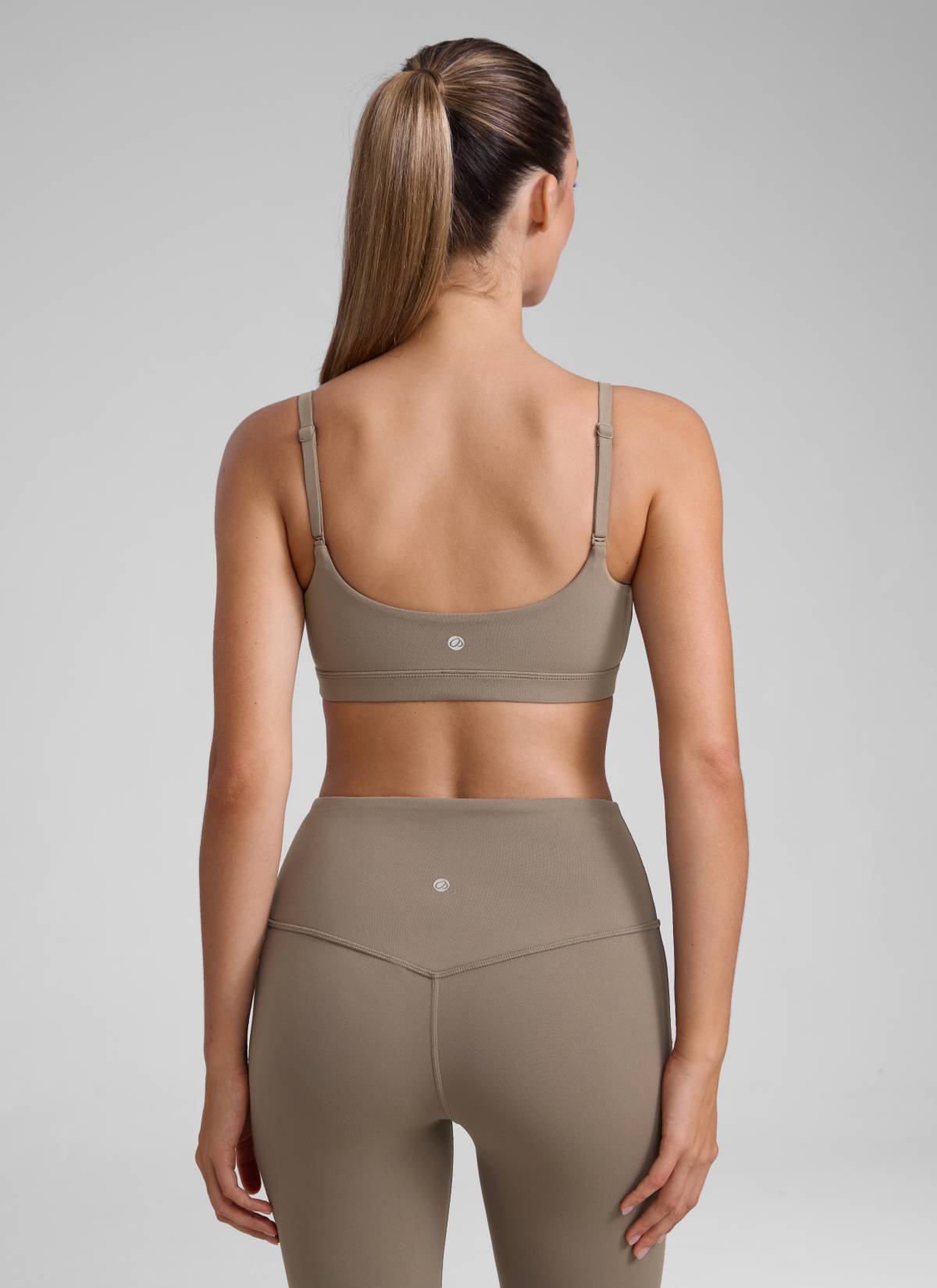 חזיית ספורט Butterluxe Spaghetti Strap עם רצועות מתכווננות - Nomad Grey