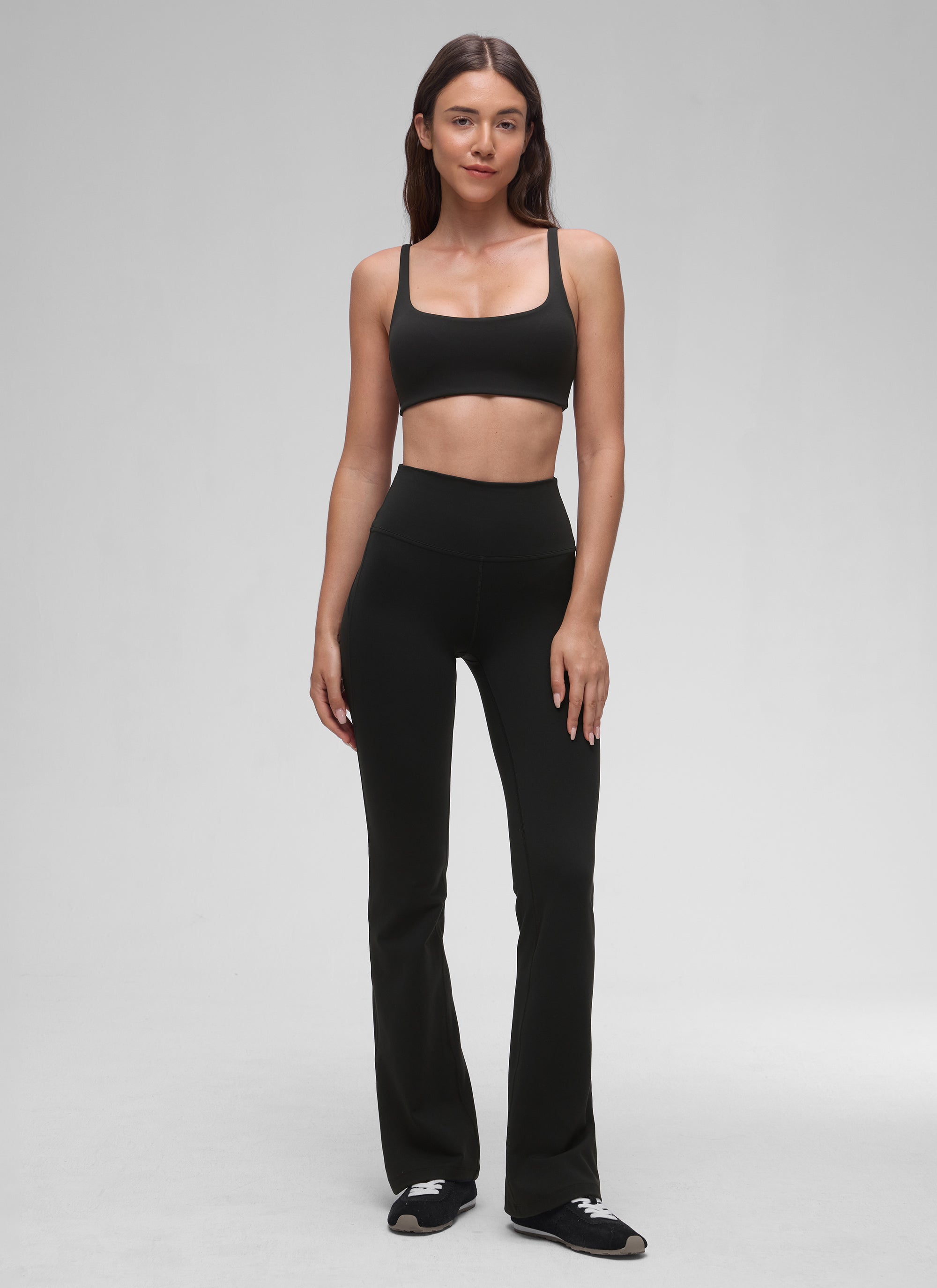 חזיית ספורט Butterluxe מחשוף מרובע Mini Bra - שחור