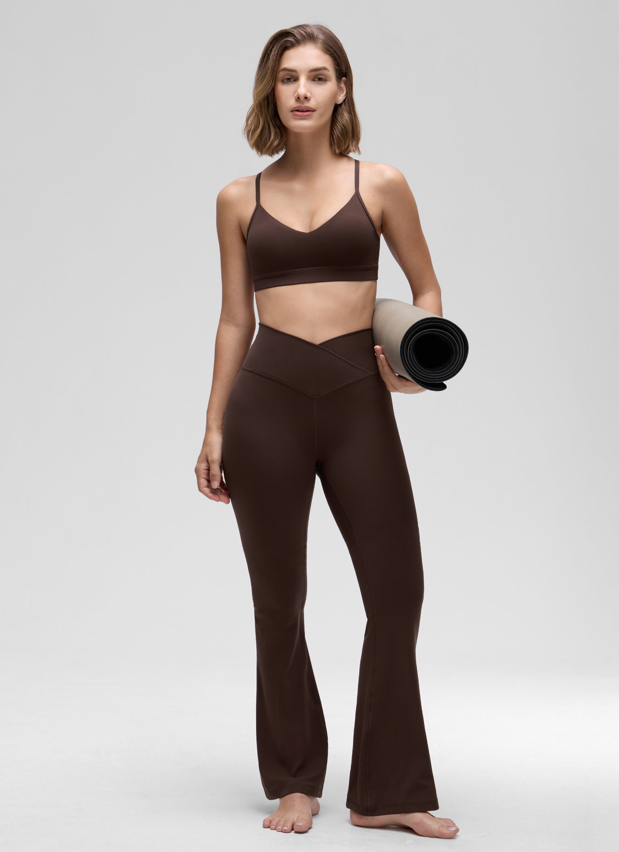 חזיית ספורט Butterluxe V Neck עם רצועות מתכווננות - Hot Fudge Brown