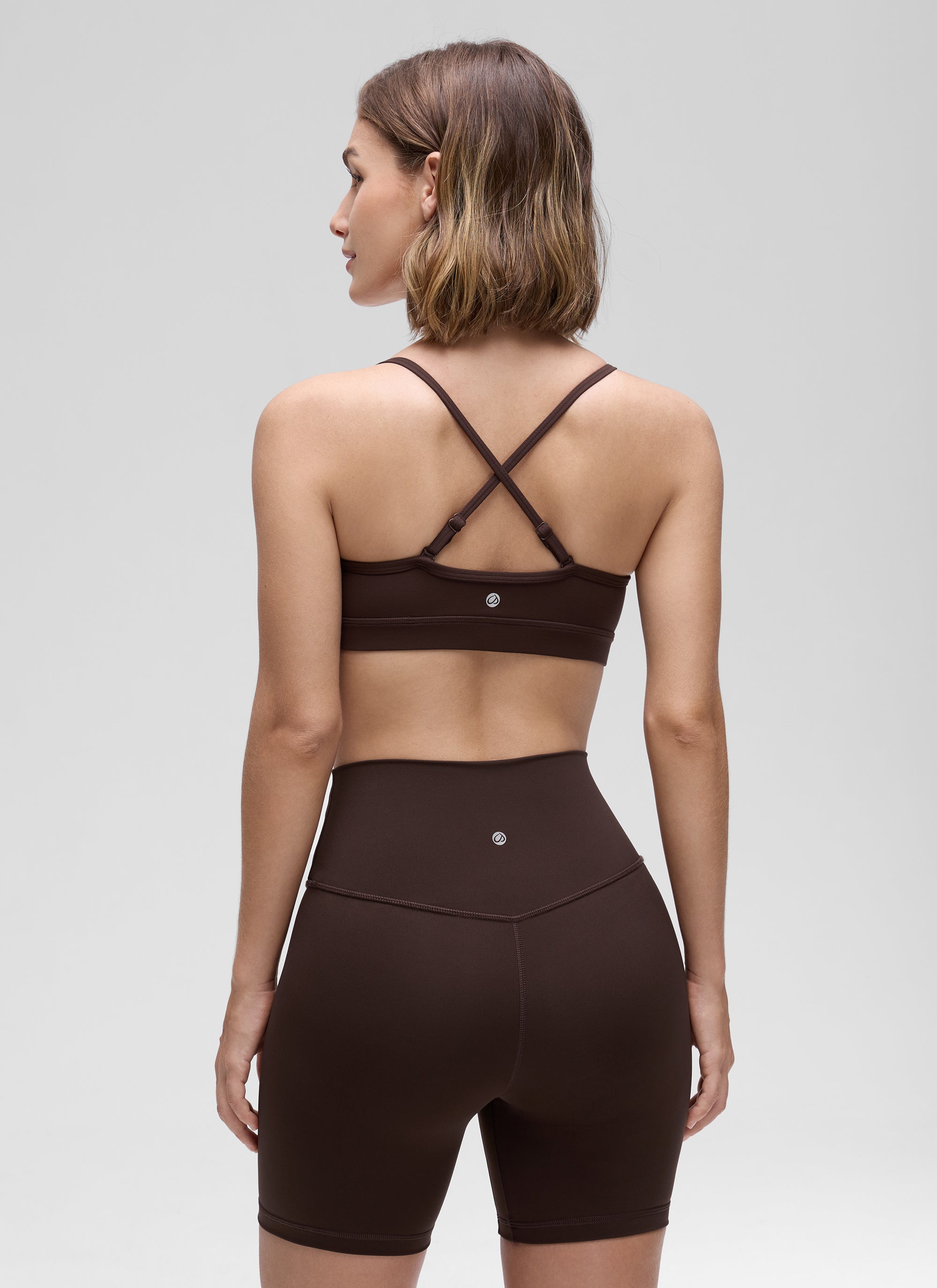 חזיית ספורט Butterluxe V Neck עם רצועות מתכווננות - Hot Fudge Brown