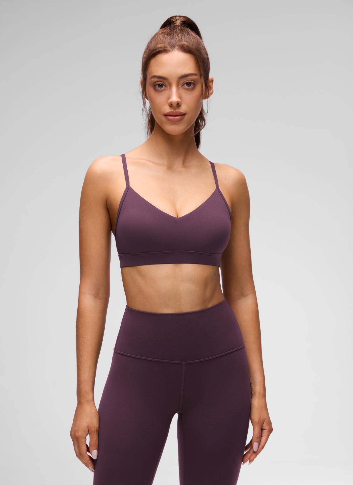 חזיית ספורט Butterluxe V Neck עם רצועות מתכווננות - Grape Purple