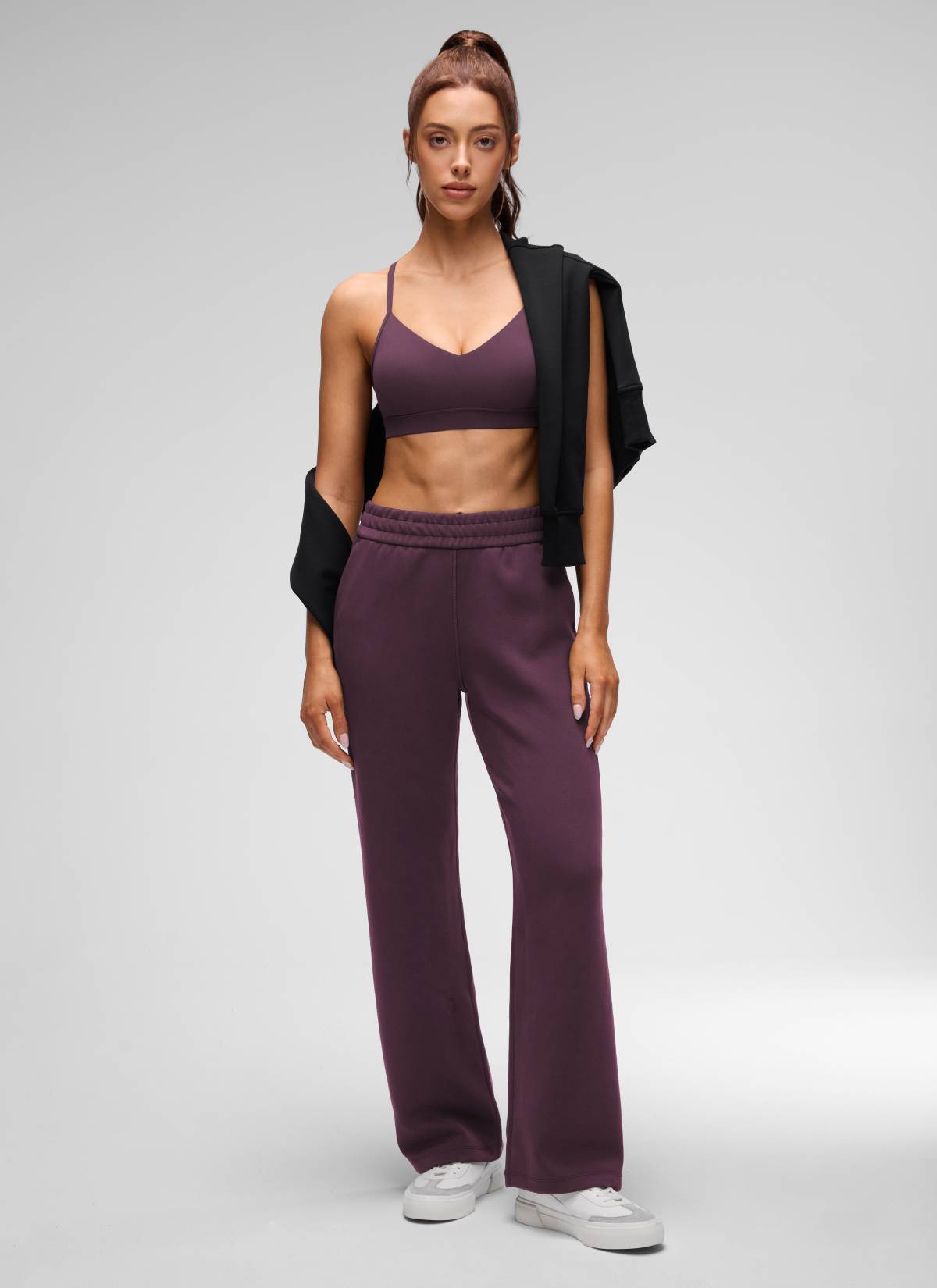חזיית ספורט Butterluxe V Neck עם רצועות מתכווננות - Grape Purple