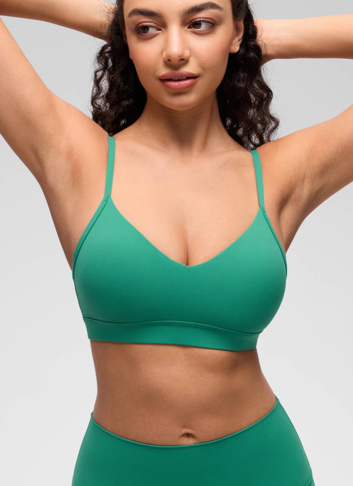 חזיית ספורט Butterluxe V Neck עם רצועות מתכווננות - Cascadia Green