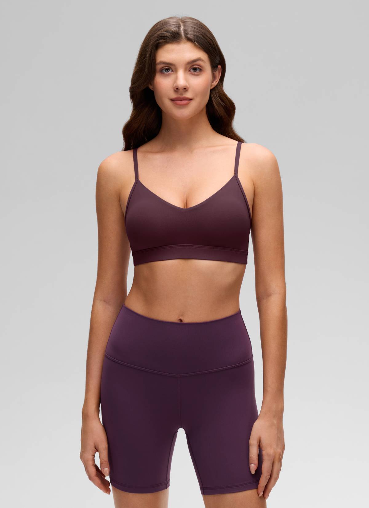 חזיית ספורט Butterluxe V Neck עם רצועות מתכווננות - Ripe Plum