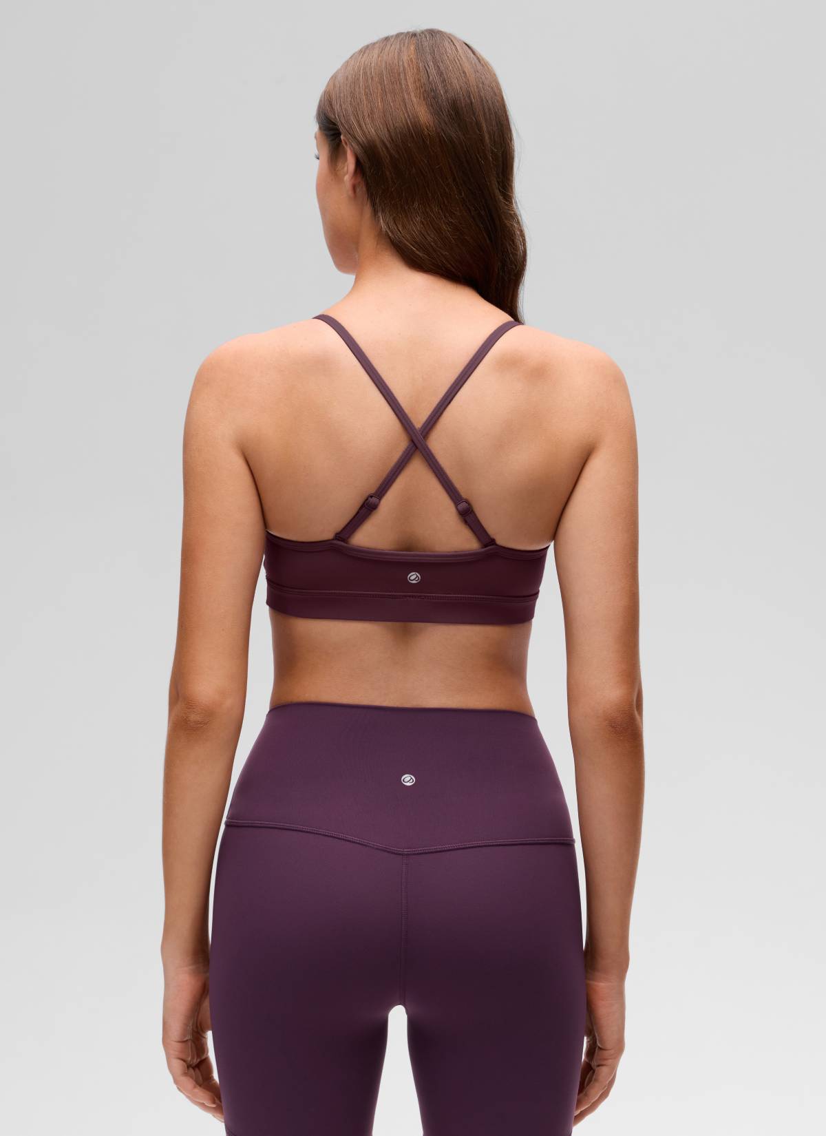 חזיית ספורט Butterluxe V Neck עם רצועות מתכווננות - Ripe Plum