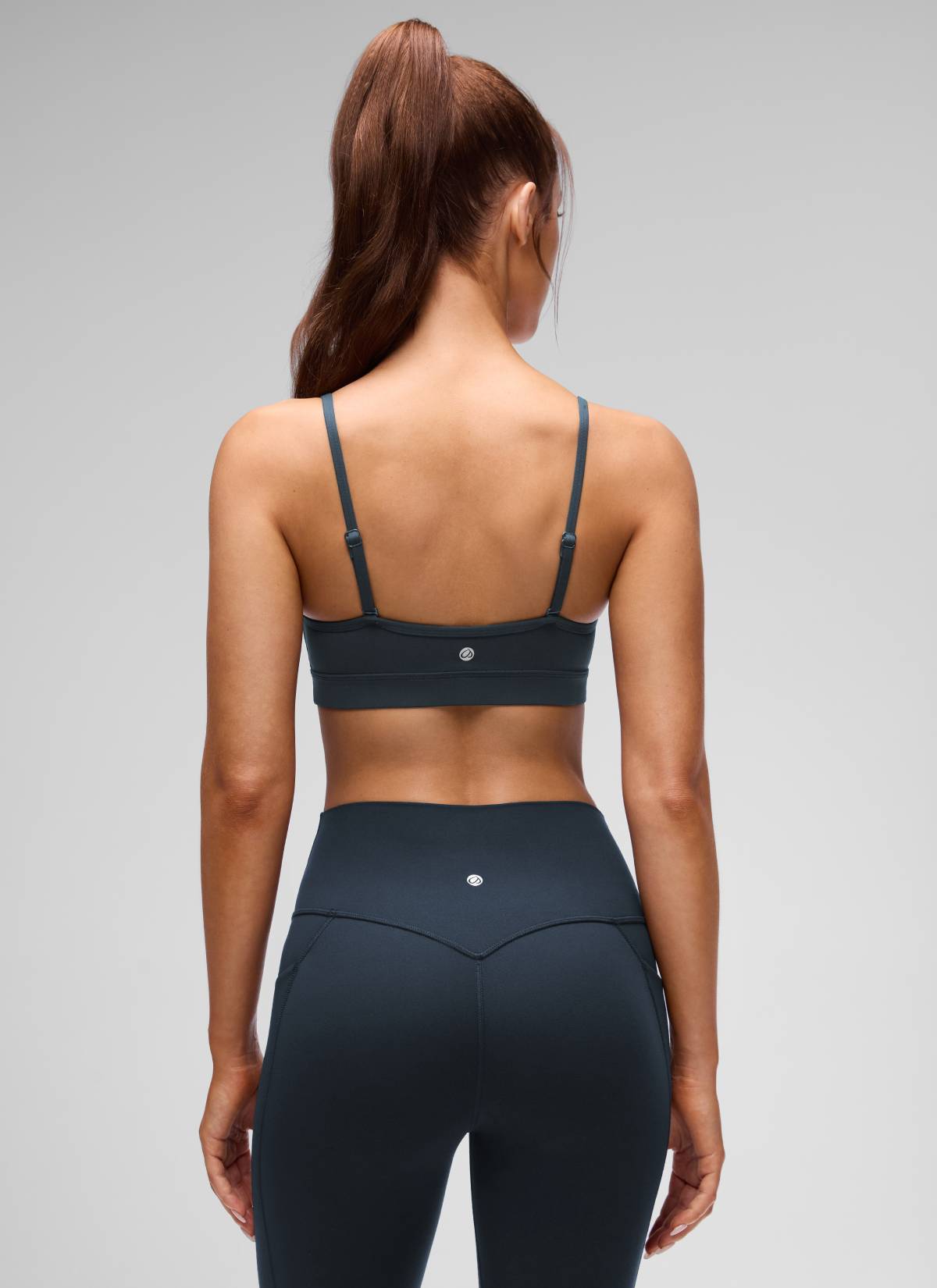 חזיית ספורט Butterluxe V Neck עם רצועות מתכווננות - כחול נייבי