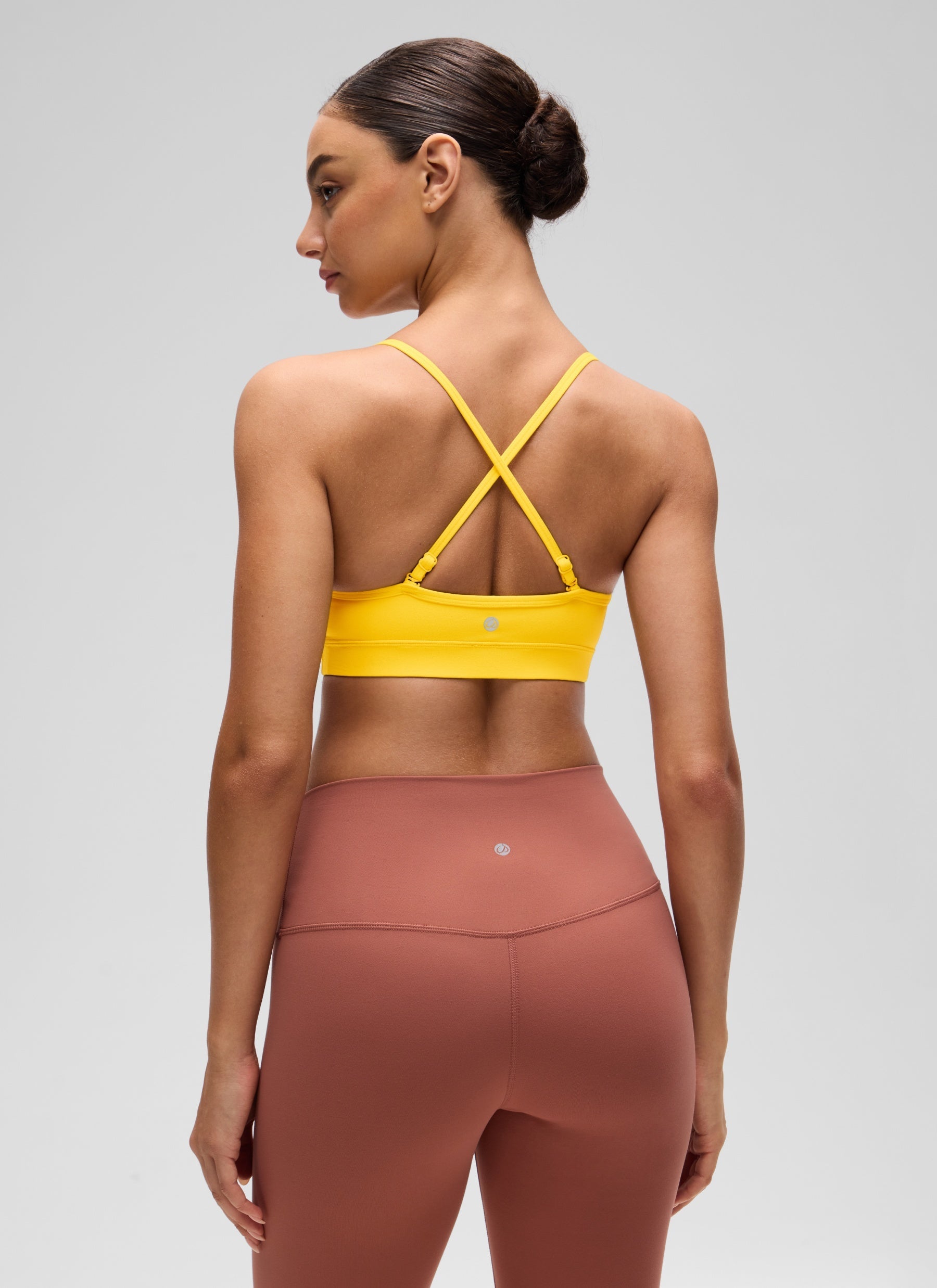 חזיית ספורט Butterluxe V Neck עם רצועות מתכווננות - High Visibility Yellow