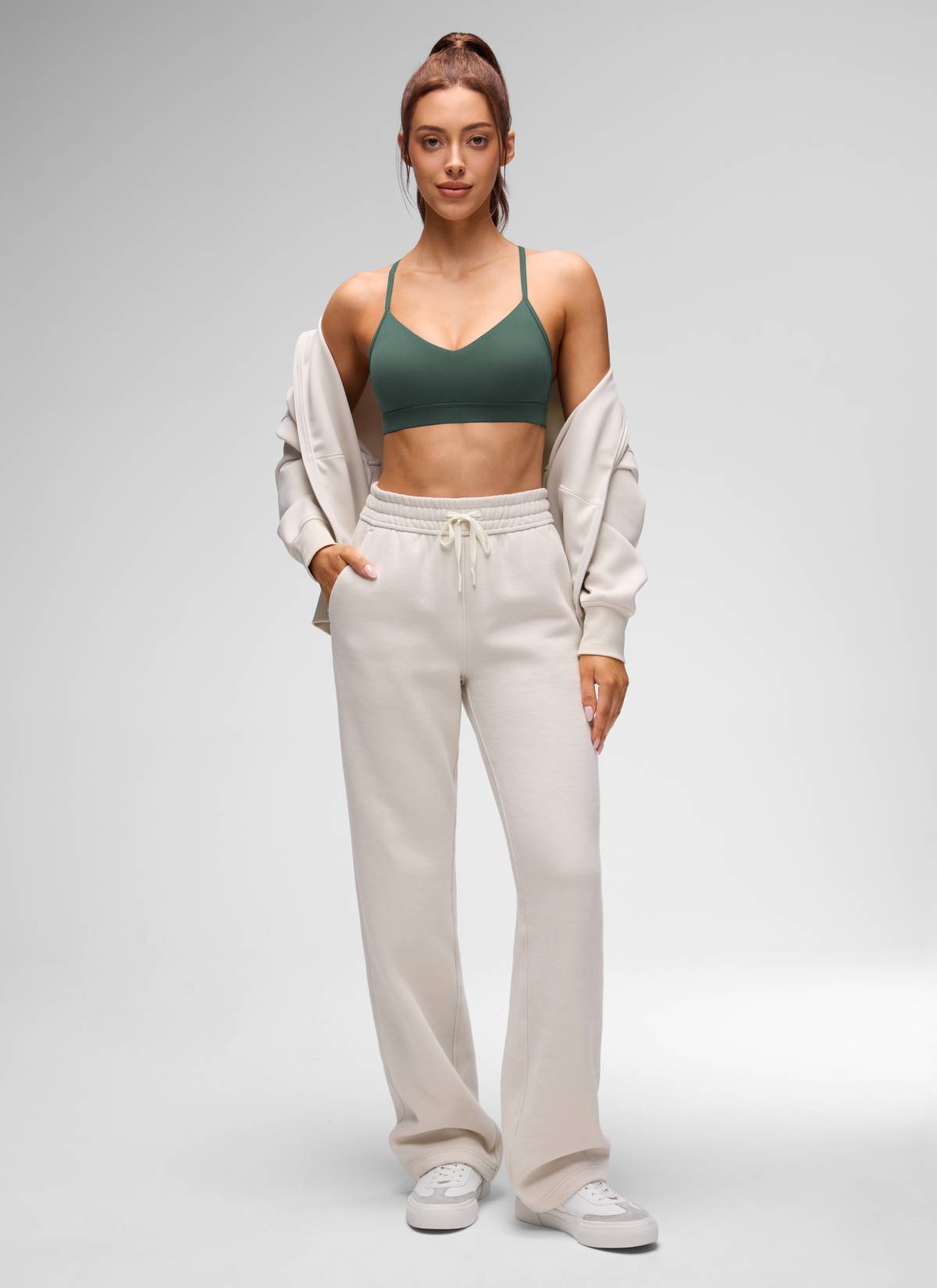 חזיית ספורט Butterluxe V Neck עם רצועות מתכווננות - ירוק יער