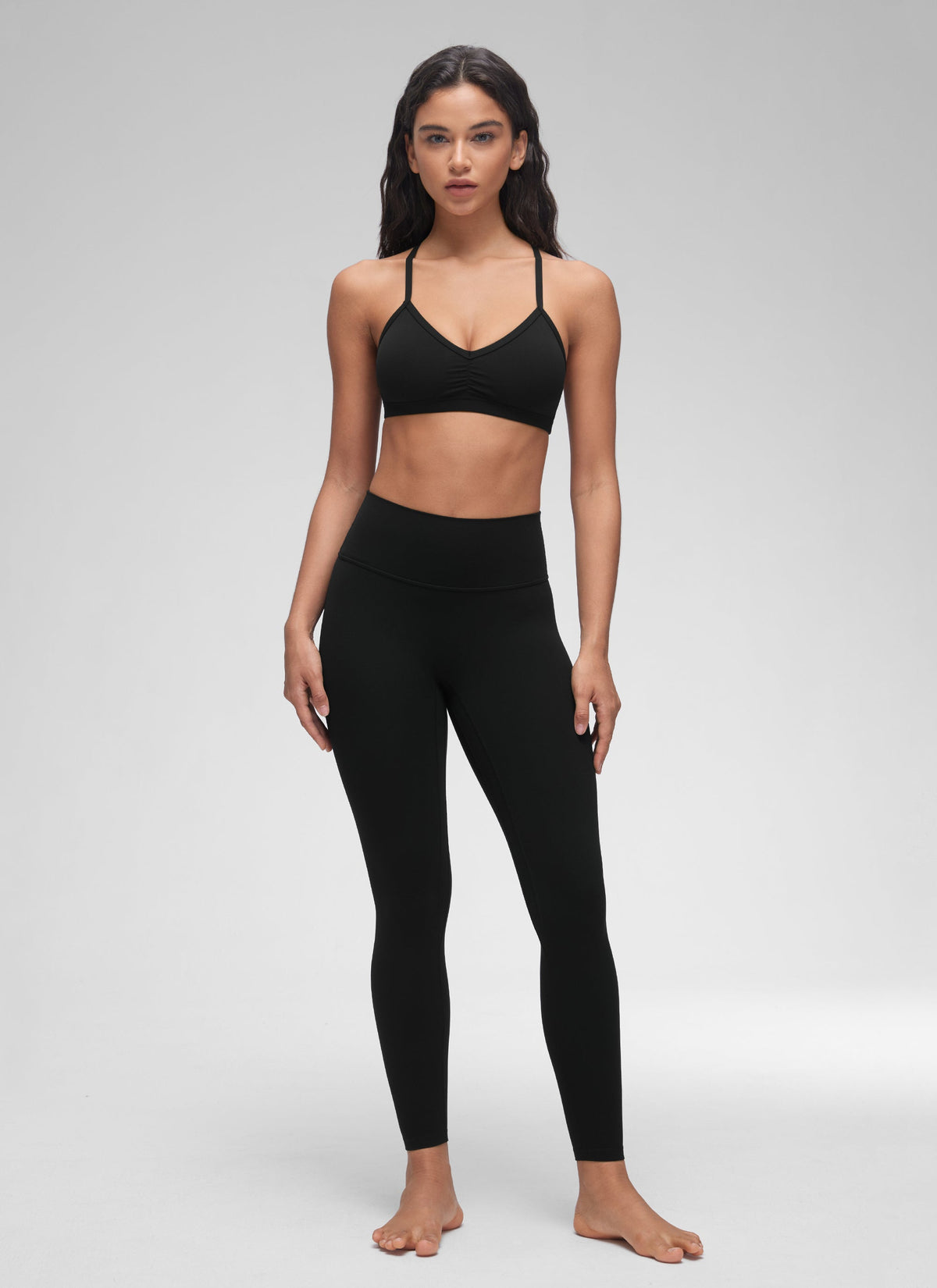 חזיית ספורט Butterluxe Sports Ruched V Neck - שחור