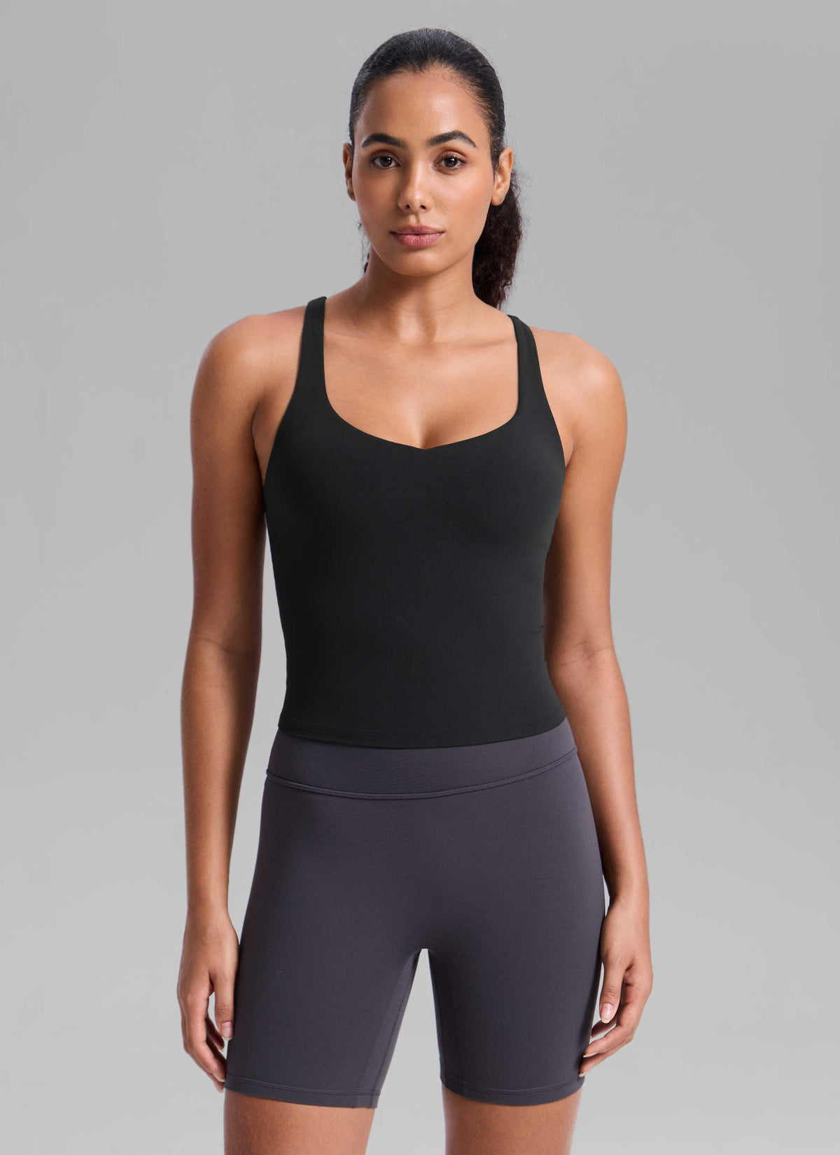 גופייה עם חזייה פנימית Butterlift V Neck Racerback עם רצועות מתכווננות - שחור