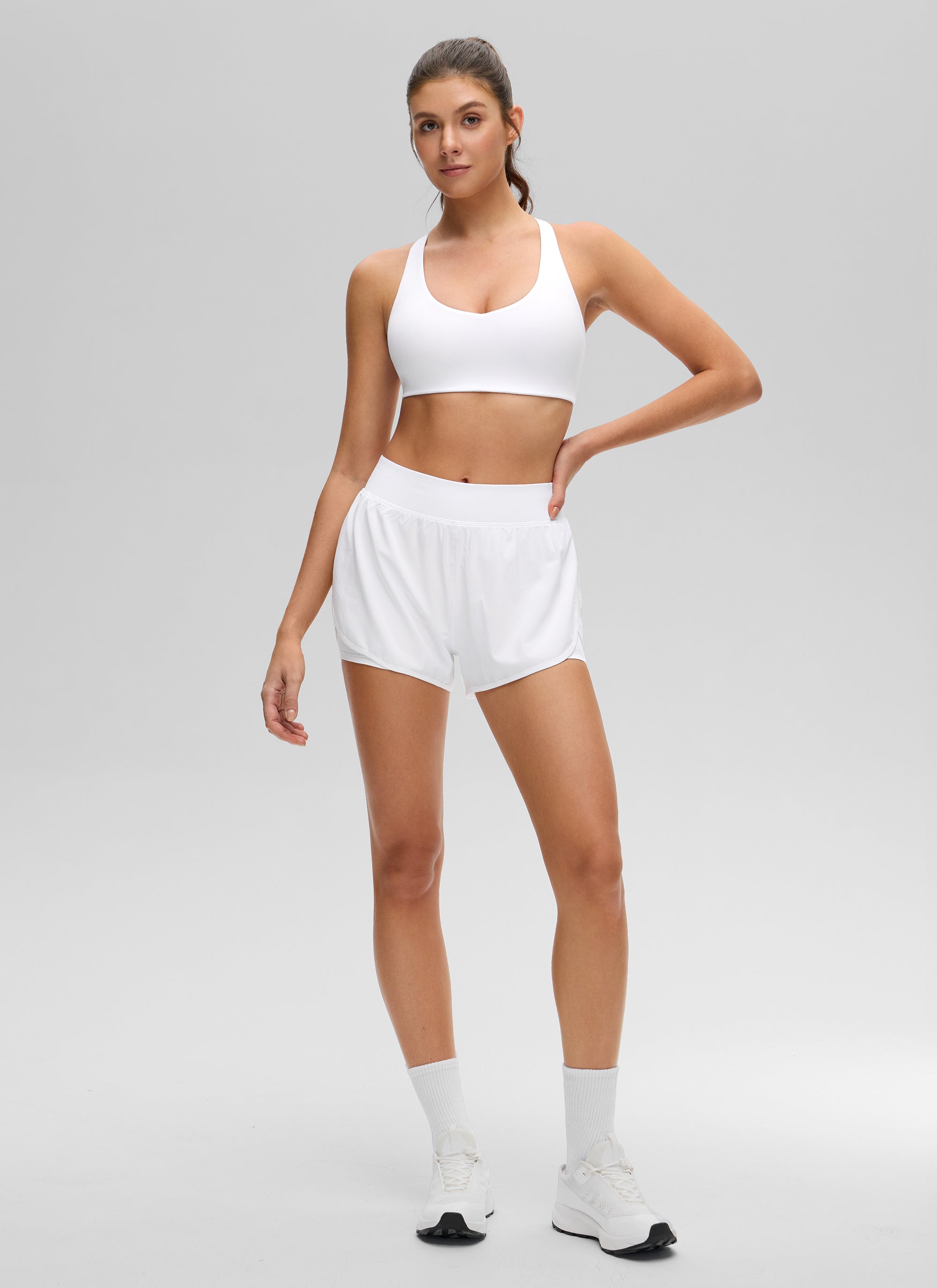חזיית ספורט Butterluxe V Neck Racerback - לבן