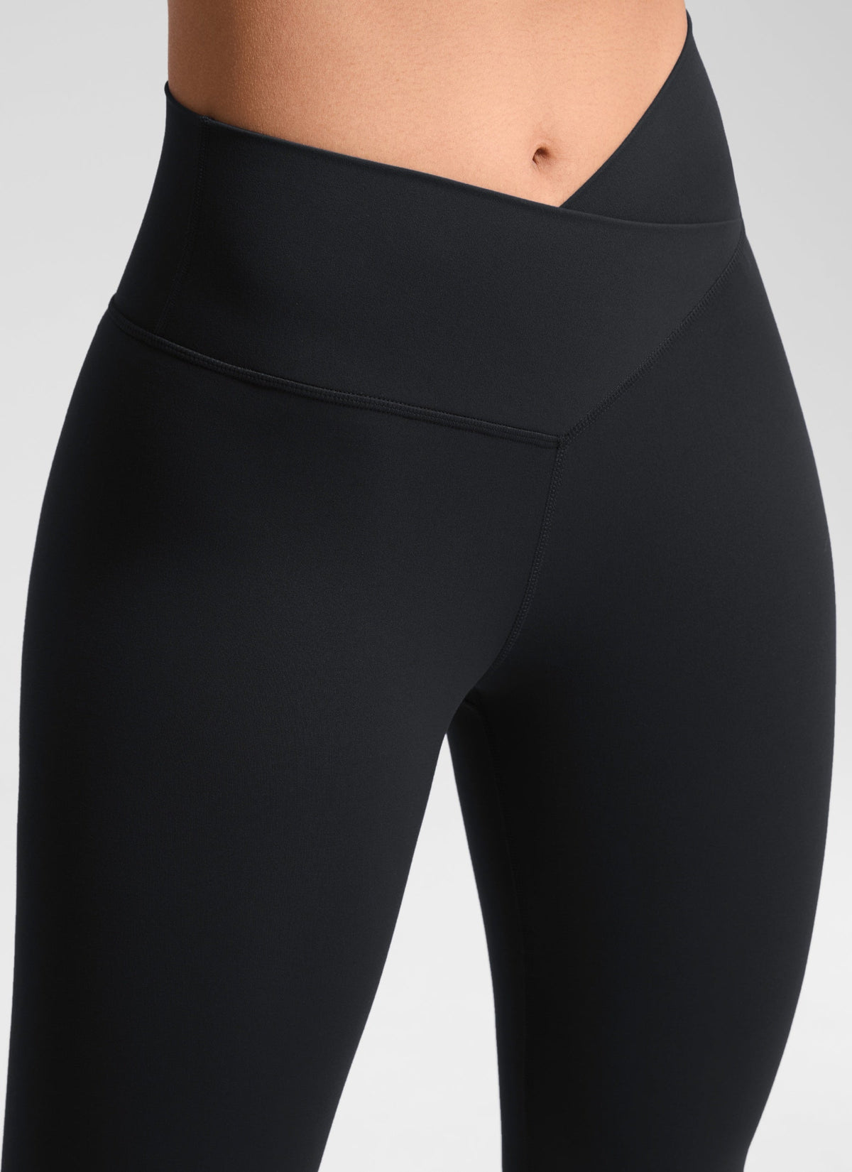 טייץ ארוך 28" Butterluxe V Cross Waist - שחור
