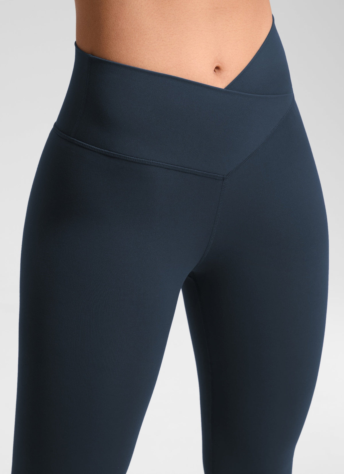 טייץ ארוך 28" Butterluxe V Cross Waist - כחול נייבי