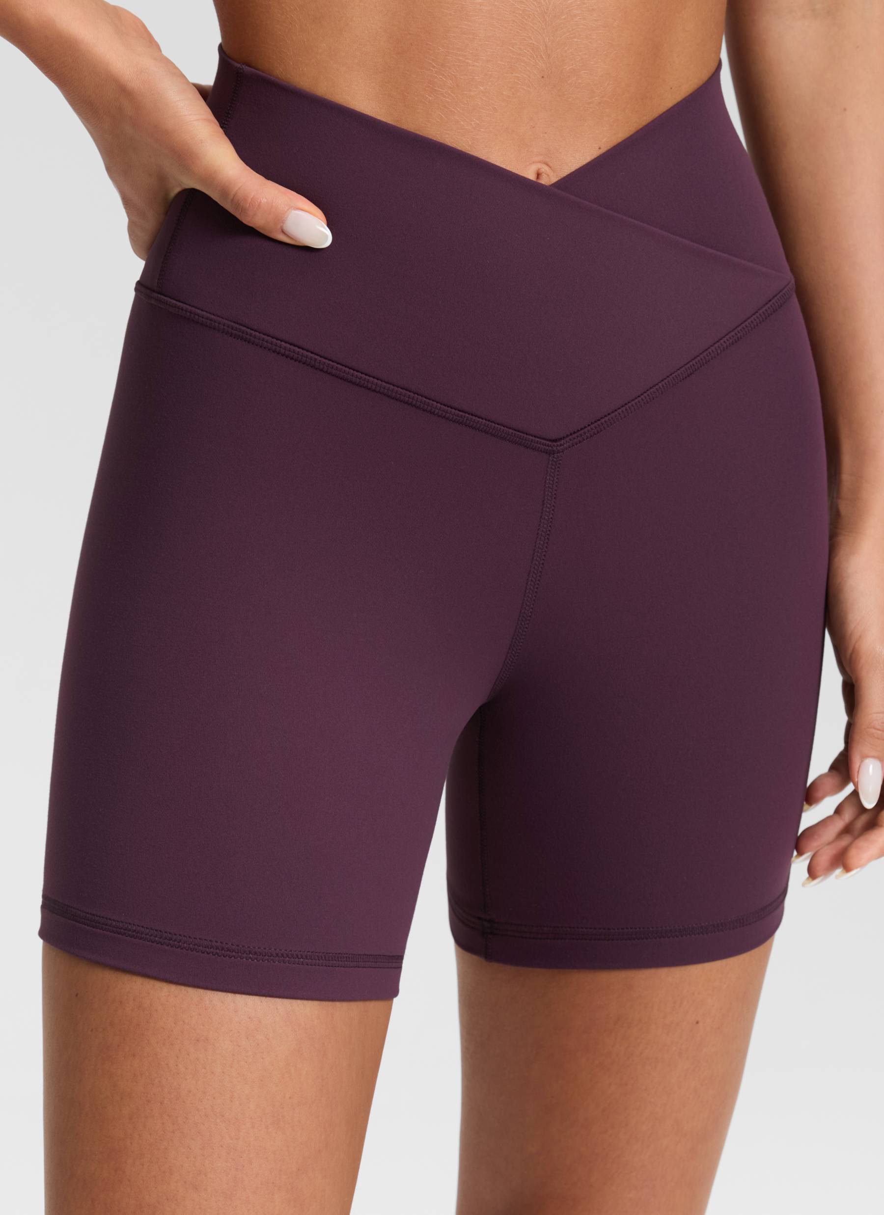 טייץ קצר 5″ V Cross Waist Butterluxe - סגול עמוק