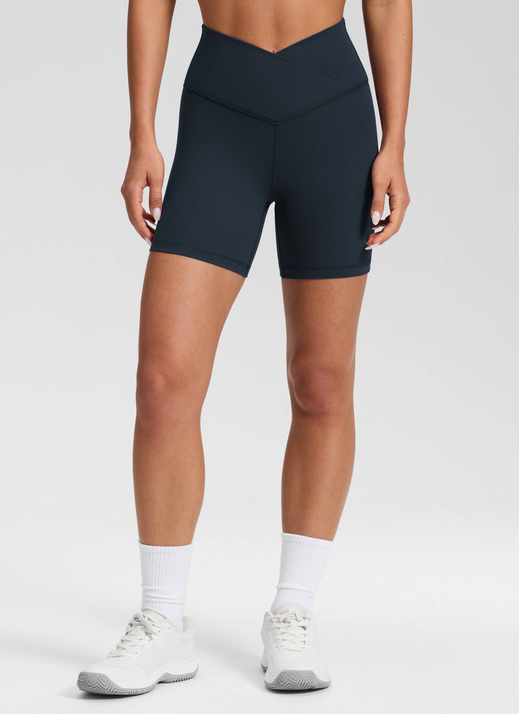 טייץ קצר 5″ V Cross Waist Butterluxe - כחול נייבי