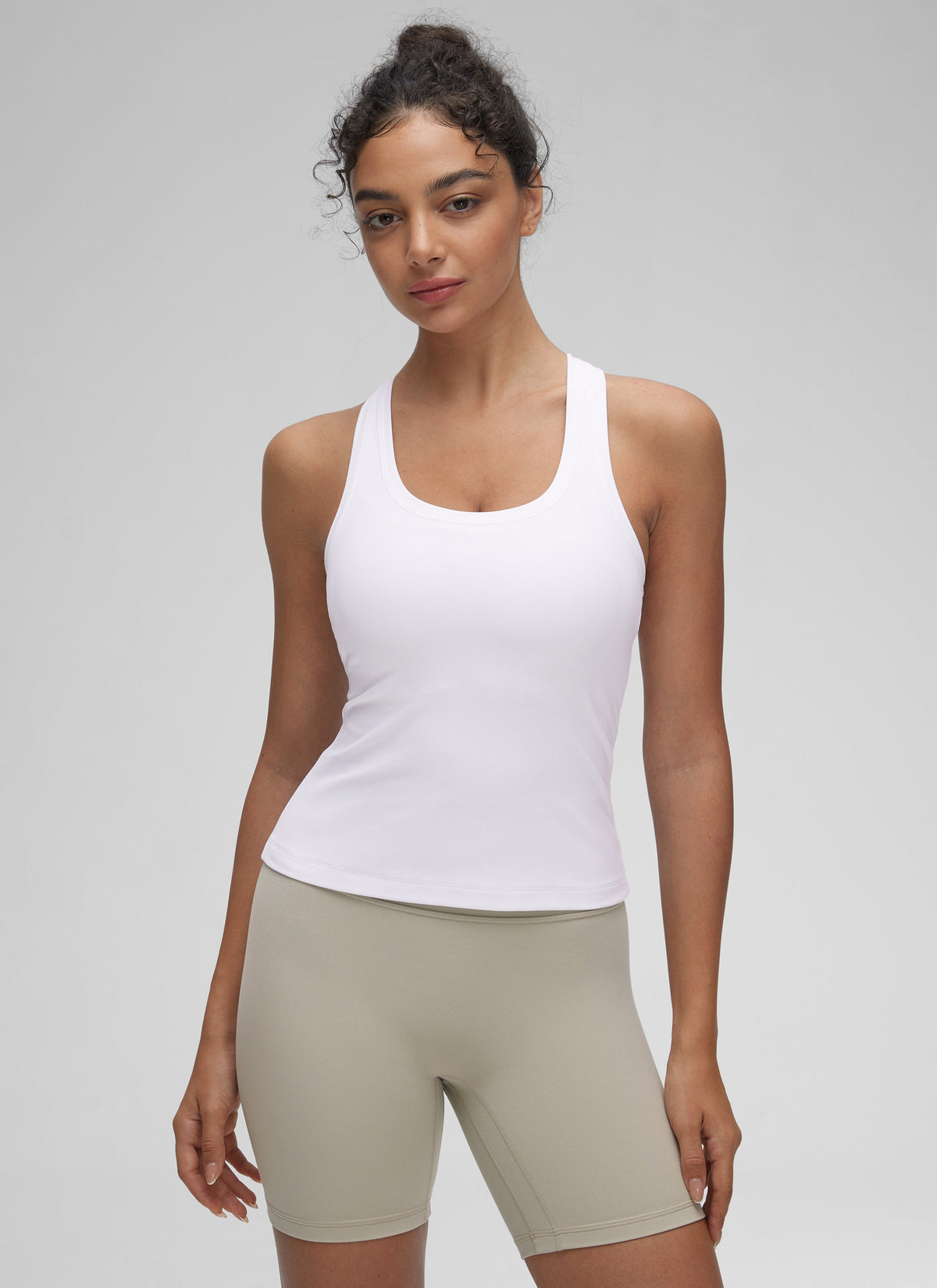גופיית אימון Butterluxe Crewneck Racerback - לבן