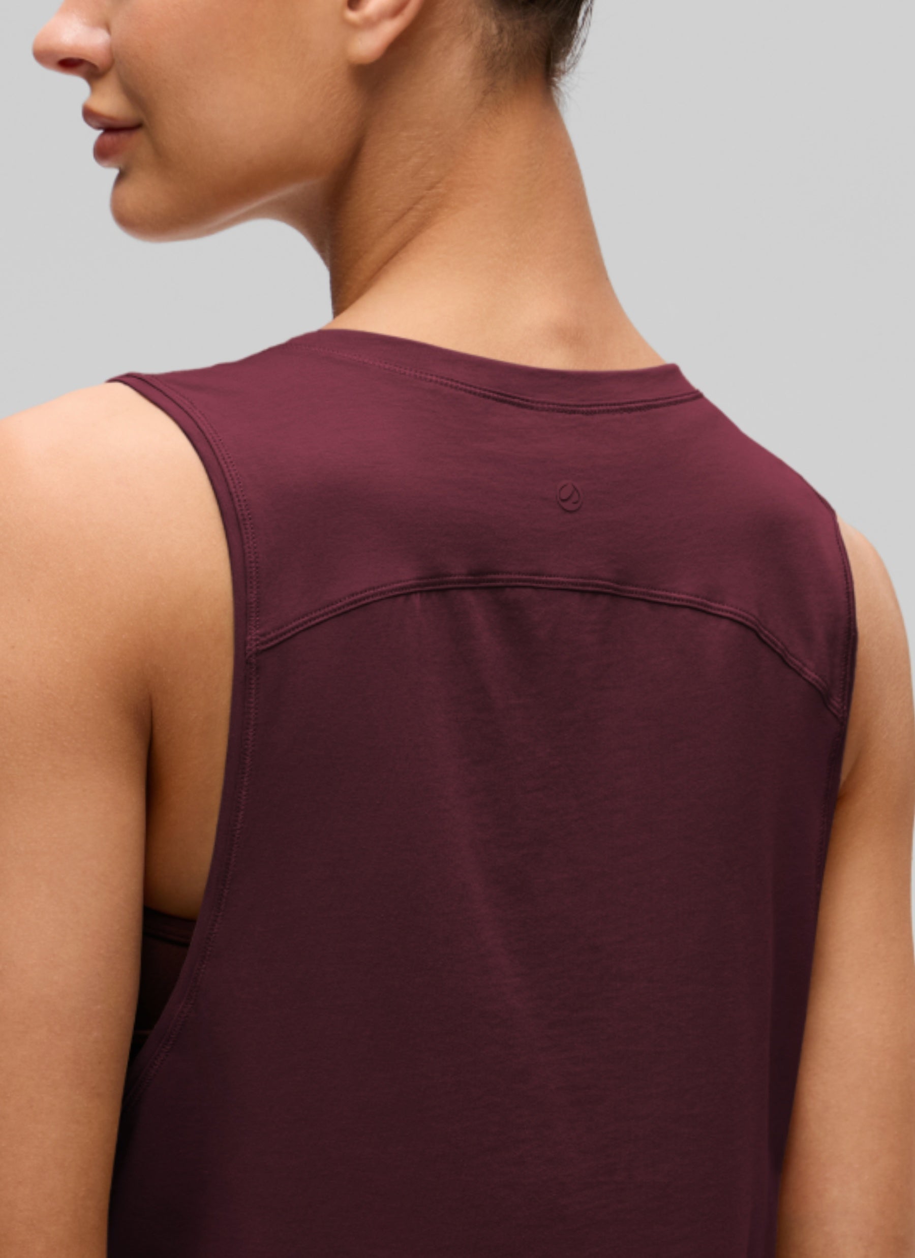 גופיית אימון Pima Twist - Dark Red 2