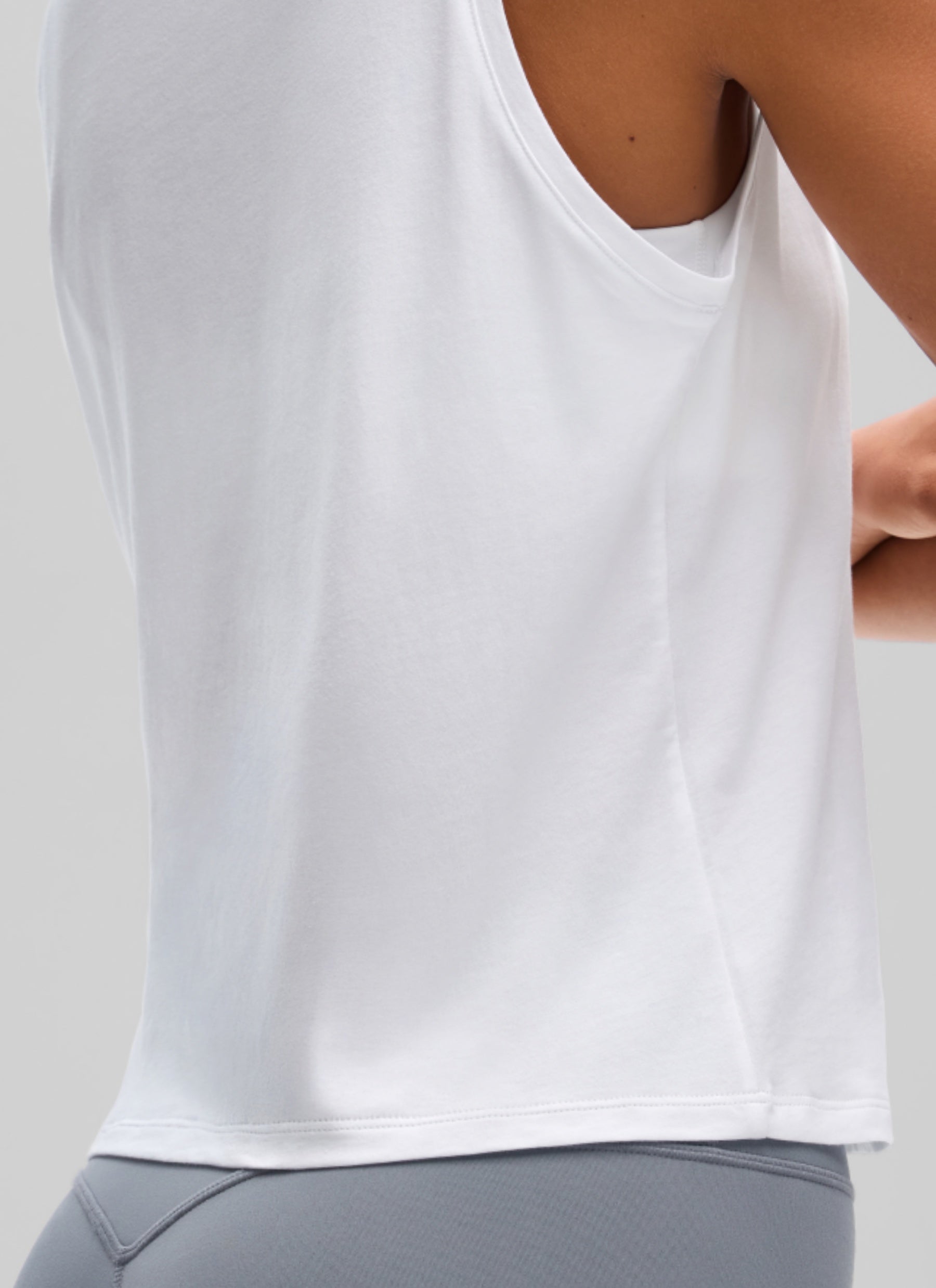 גופיית קרופ Pima Cotton Round Neck - לבן
